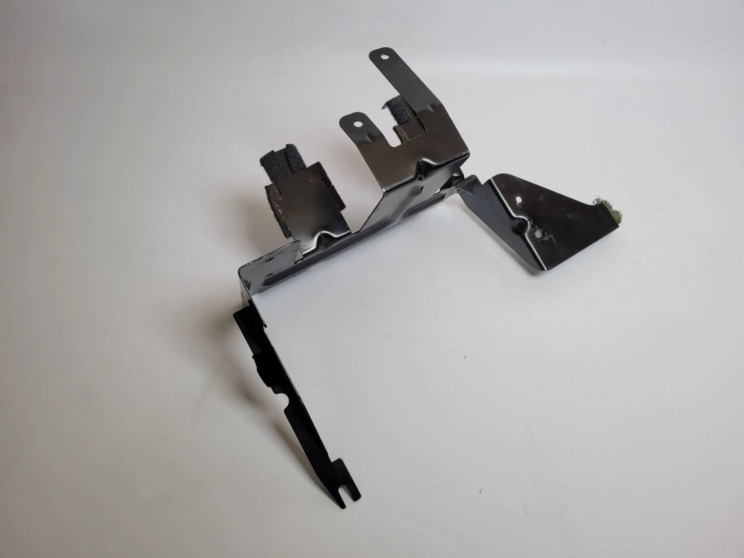 Audi A6 (4B2/4B4) Halterung / Befestigung 4B5011215A Original