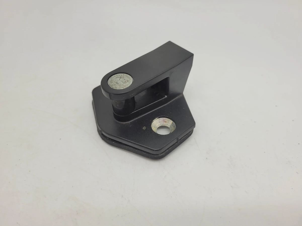 BMW 5er Touring E39 Schliesskeil Türschloss Fanghaken L/R V/H 8176350 Original