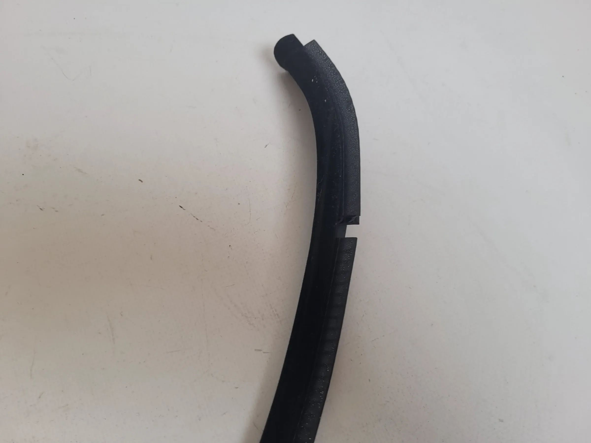 BMW 5er Touring E39 Dichtung Kofferaumfenster Links (Original)