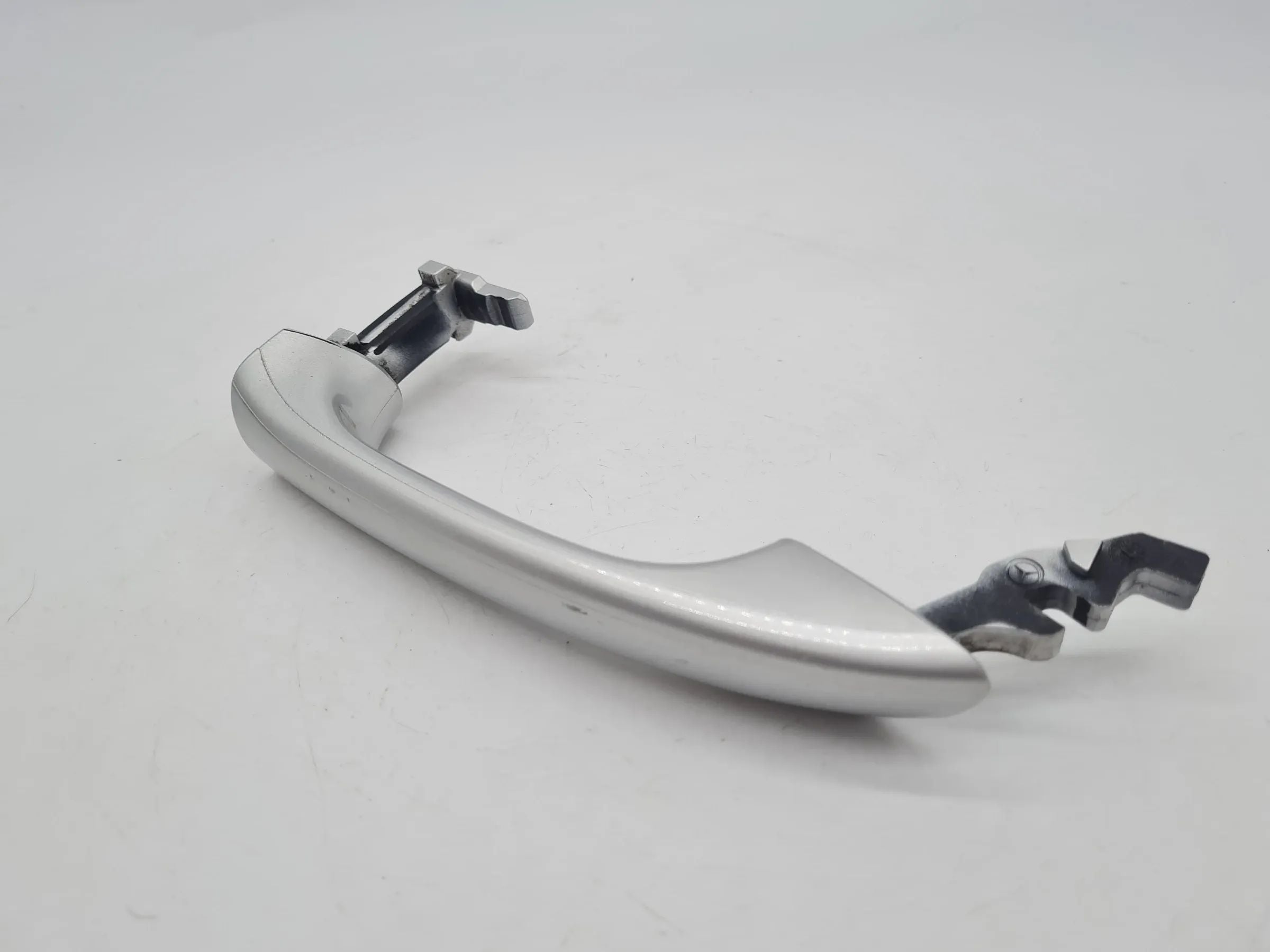 Original Mercedes-Benz C-Klasse (CL203) Türgriff Silber Links A2037600134
