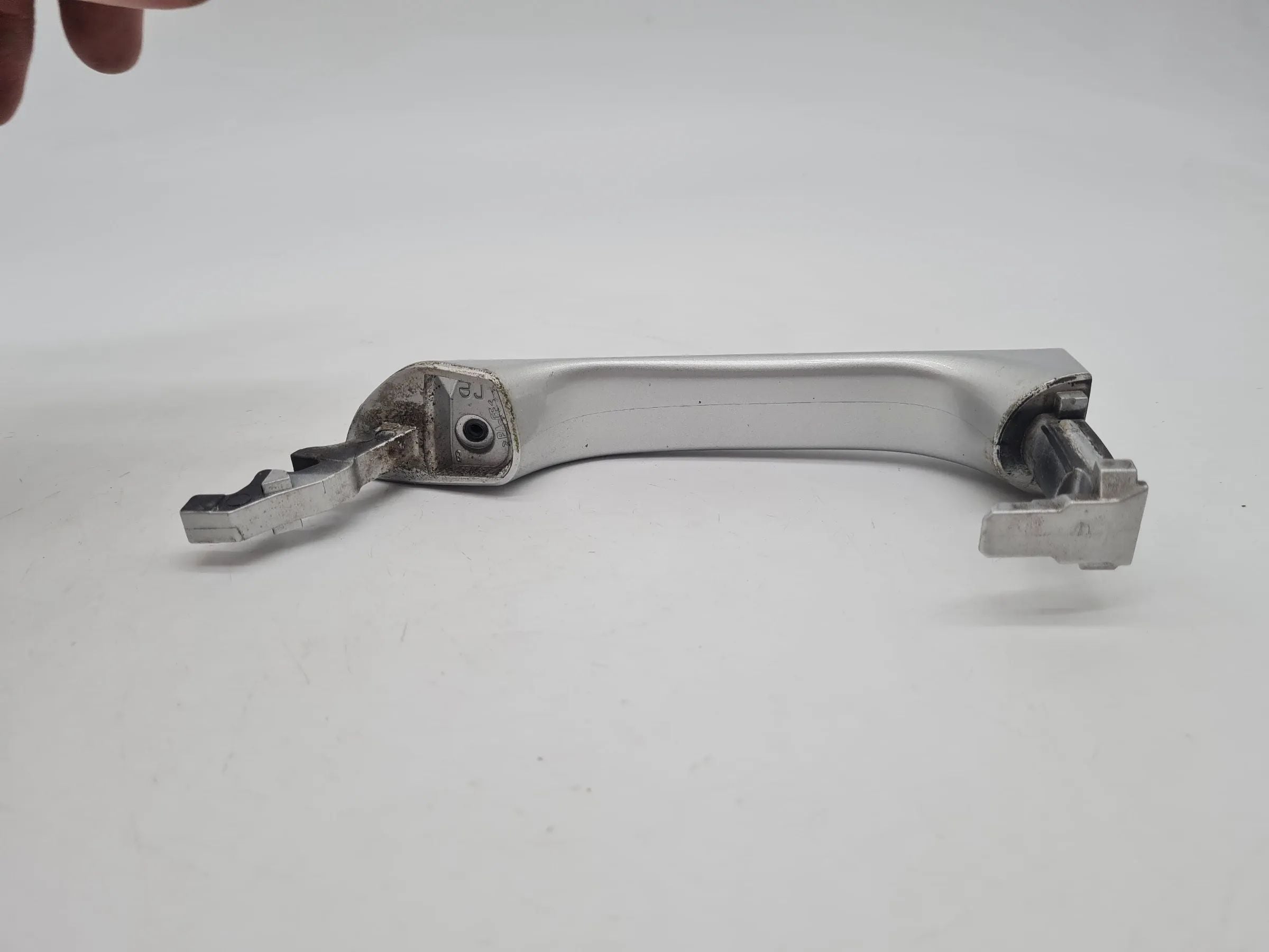 Original Mercedes-Benz C-Klasse (CL203) Türgriff Silber Rechts A2037600234