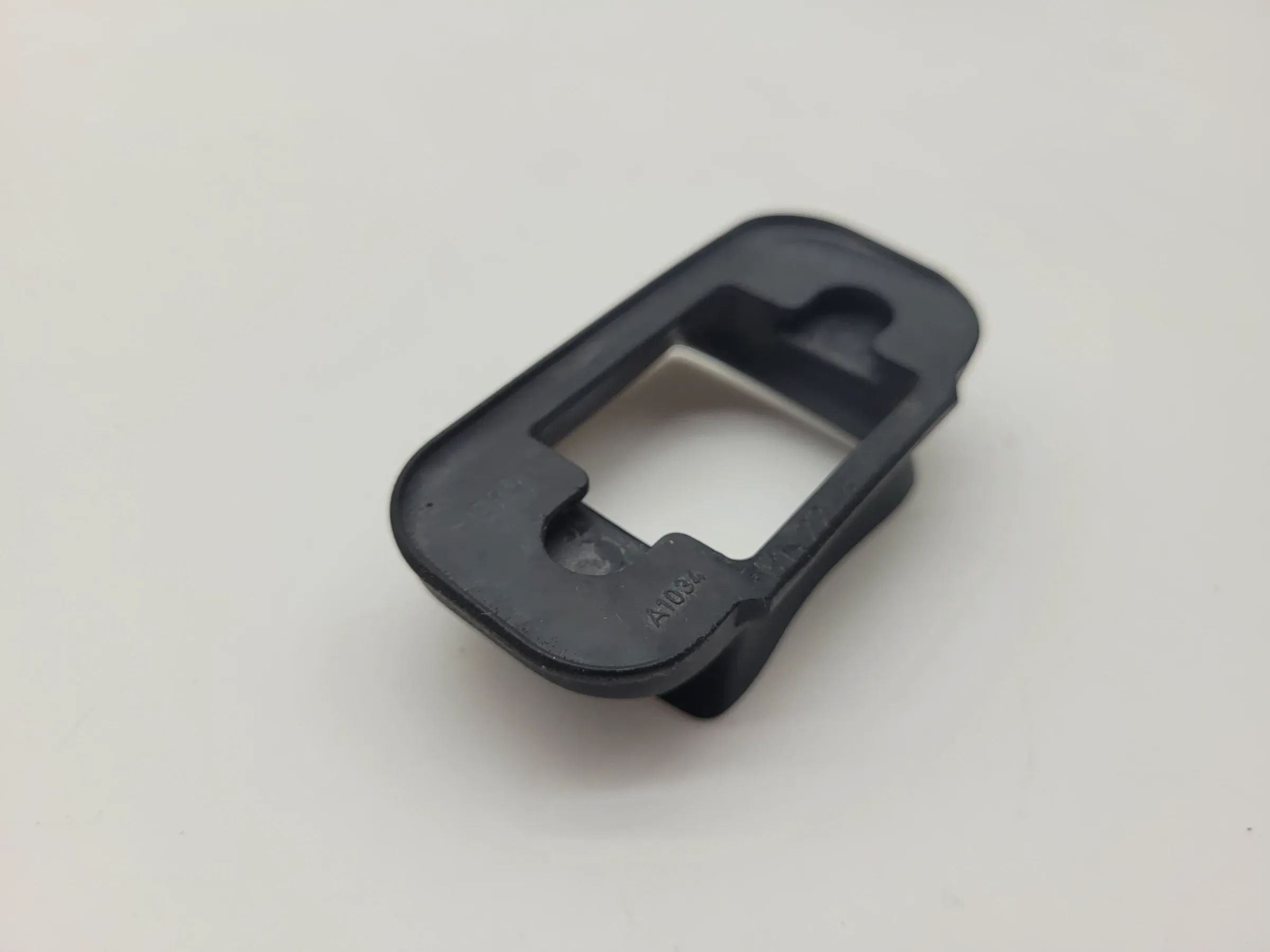 BMW 5er Touring E39 Dichtung Türfangband Turbremse L/R 51.22-8203824 (Original)