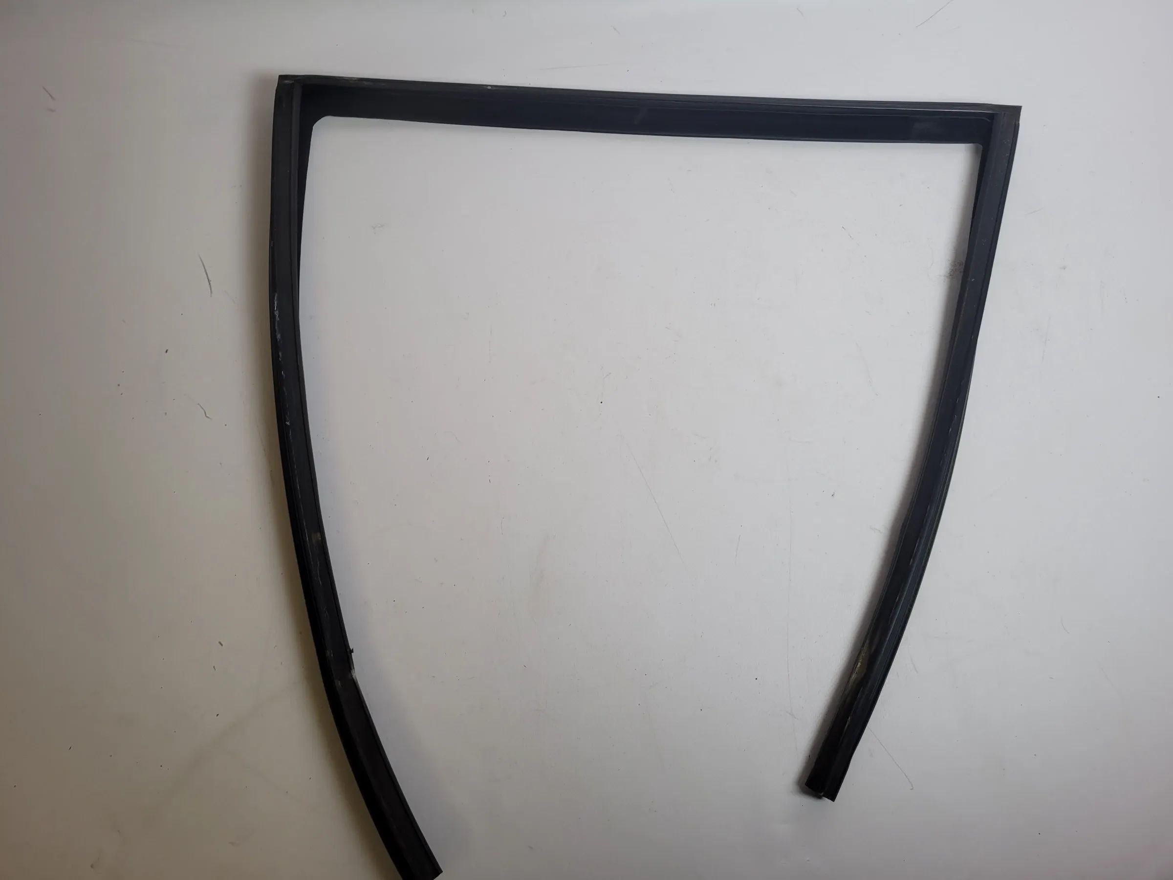 BMW 5er Touring E39 Dichtung Fensterführung Links Hinten Innen (Original)