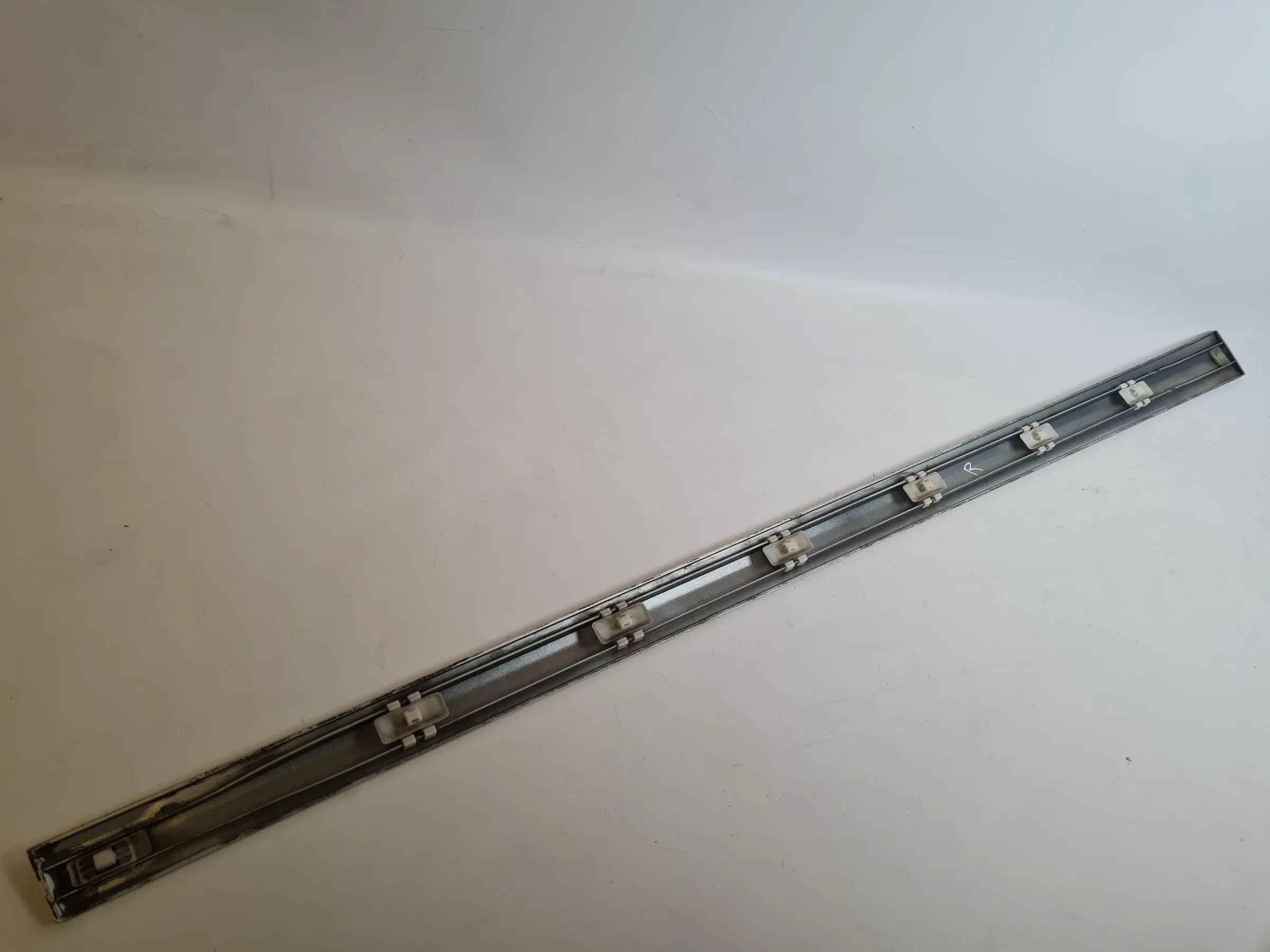 Original Mercedes C-Klasse (CL203) Dekor-/Zierleiste Rechts Silber A2036903662