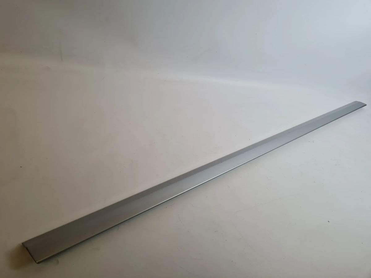 Original Mercedes C-Klasse (CL203) Dekor-/Zierleiste Rechts Silber A2036903082