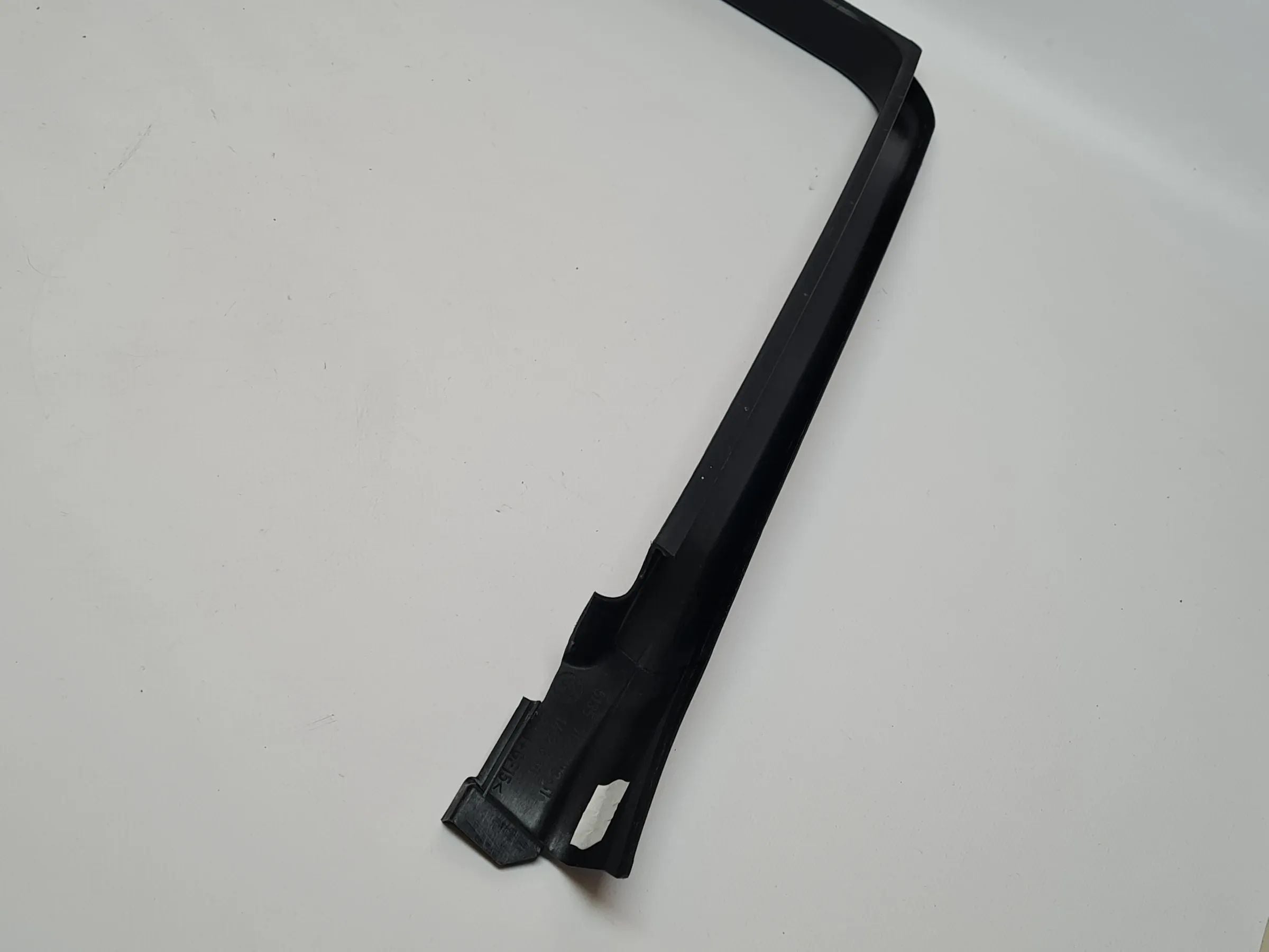 BMW 5er E60/E61 Tür Abdeckung Fensterrahmen Rechts H. 51.35-7044178-11 (Original