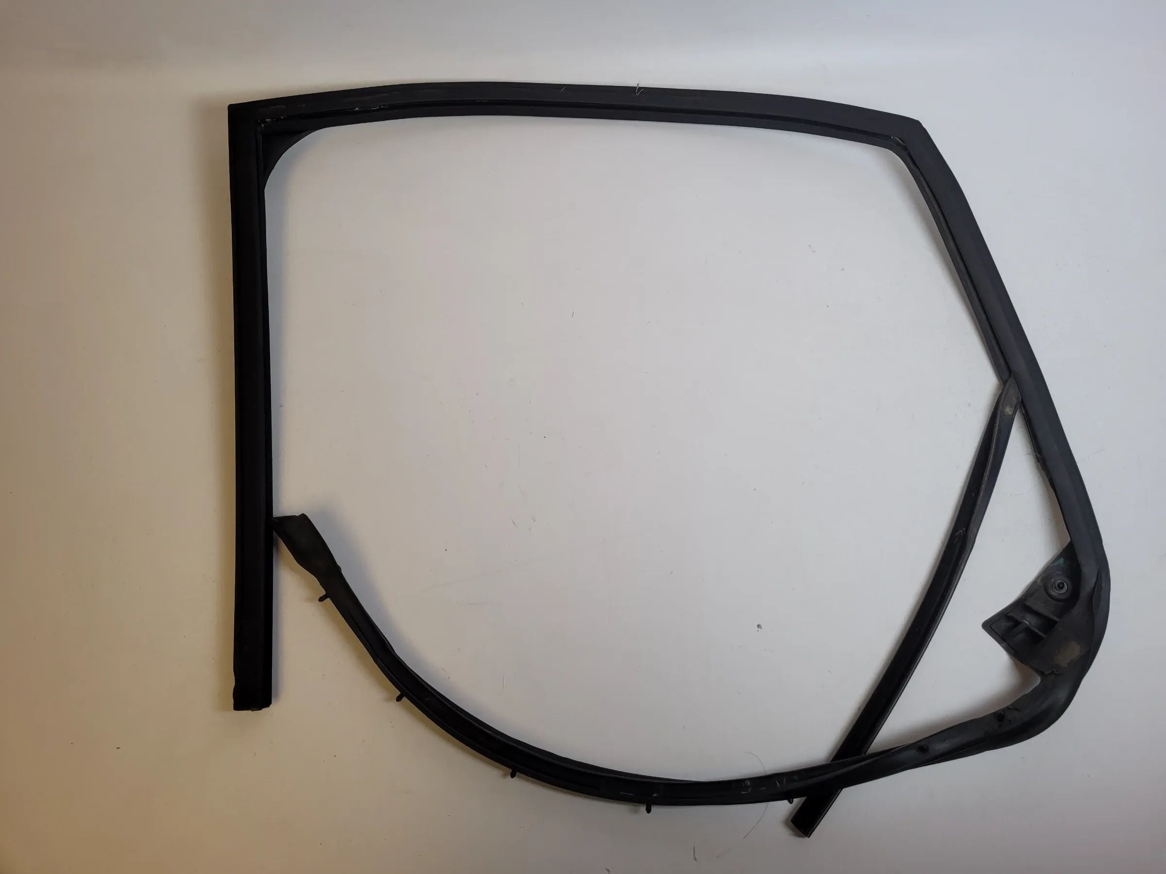Original Audi A6 (4B2/4B4) Fensterführung Dichtung Hinten Links 4B9839439