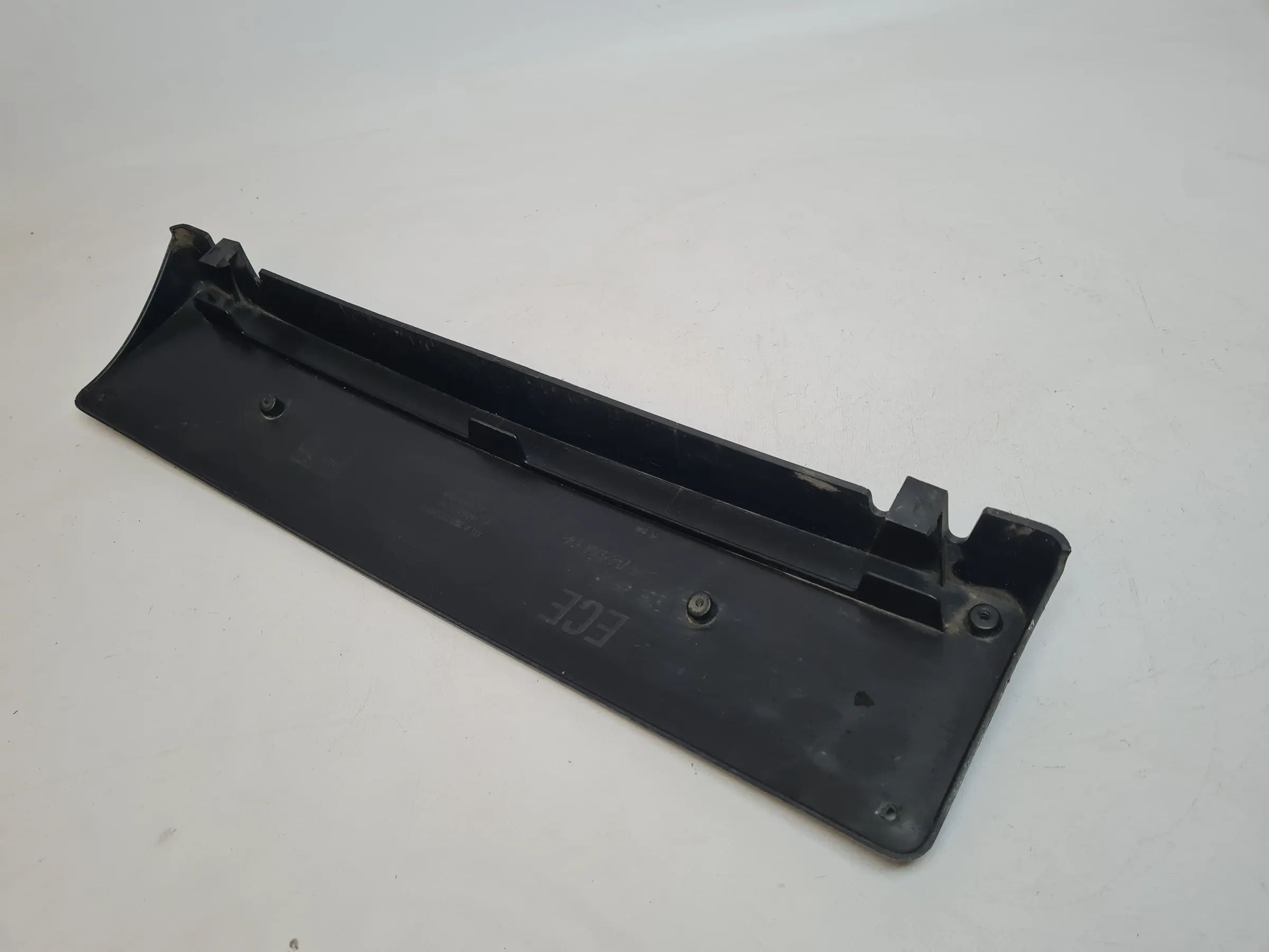 Original Mercedes-Benz C-Klasse (W203) Kennzeichenhalter A2038850781