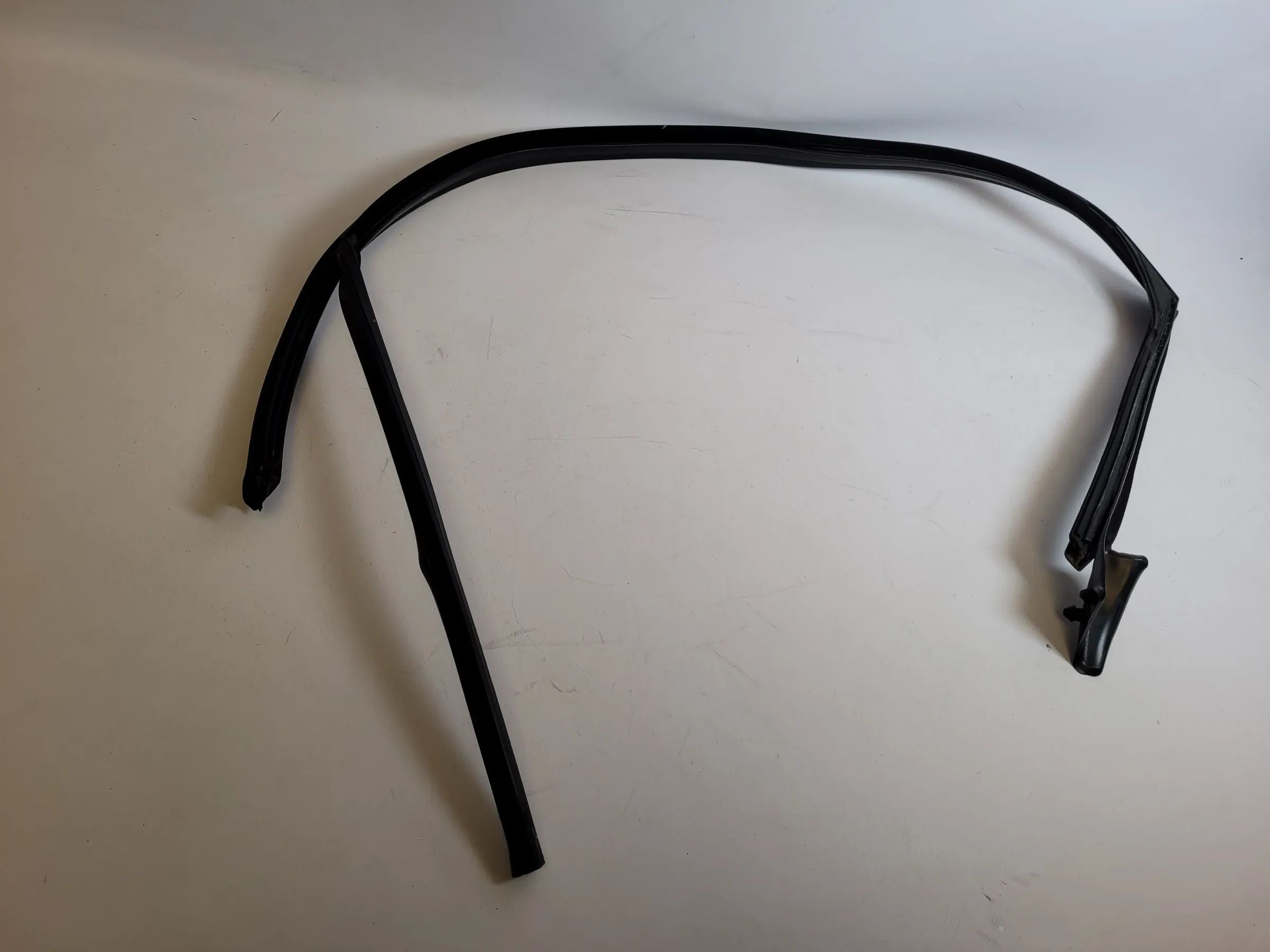 Original Audi A4 (8E/B6/B7) Tür Fenster Dichtung Rechts Vorne 8E0837440