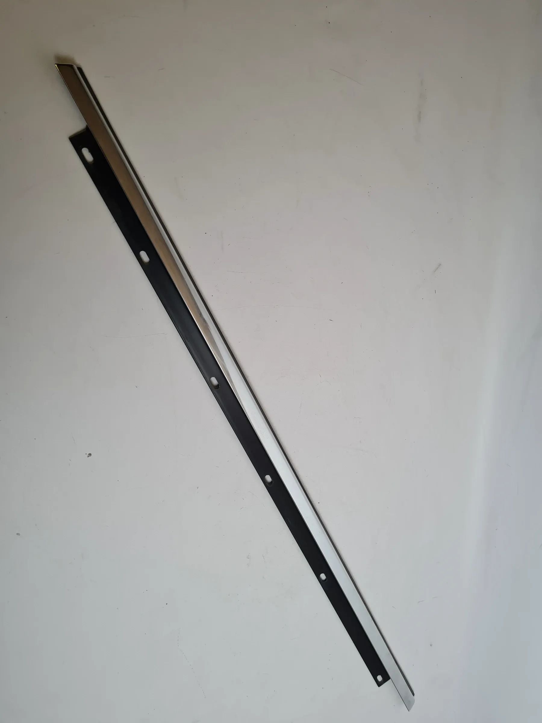 Original Audi A4 (8E/B6/B7) S-Line Dichtung Fensterleiste R./Hinten 8E0853764B
