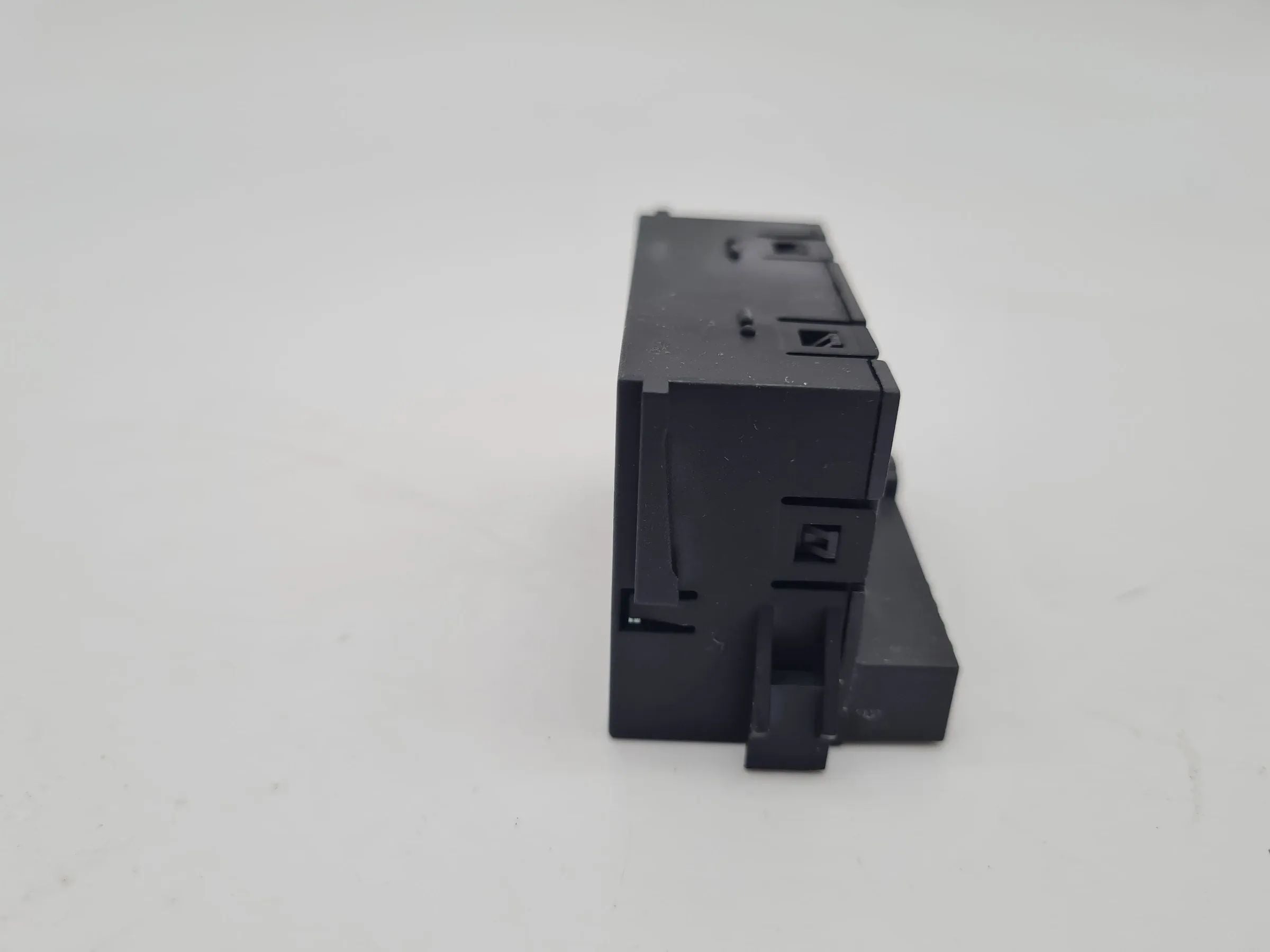 Original Audi A6 (4B2/4B4) Bordcomputer Display 8L0919272A