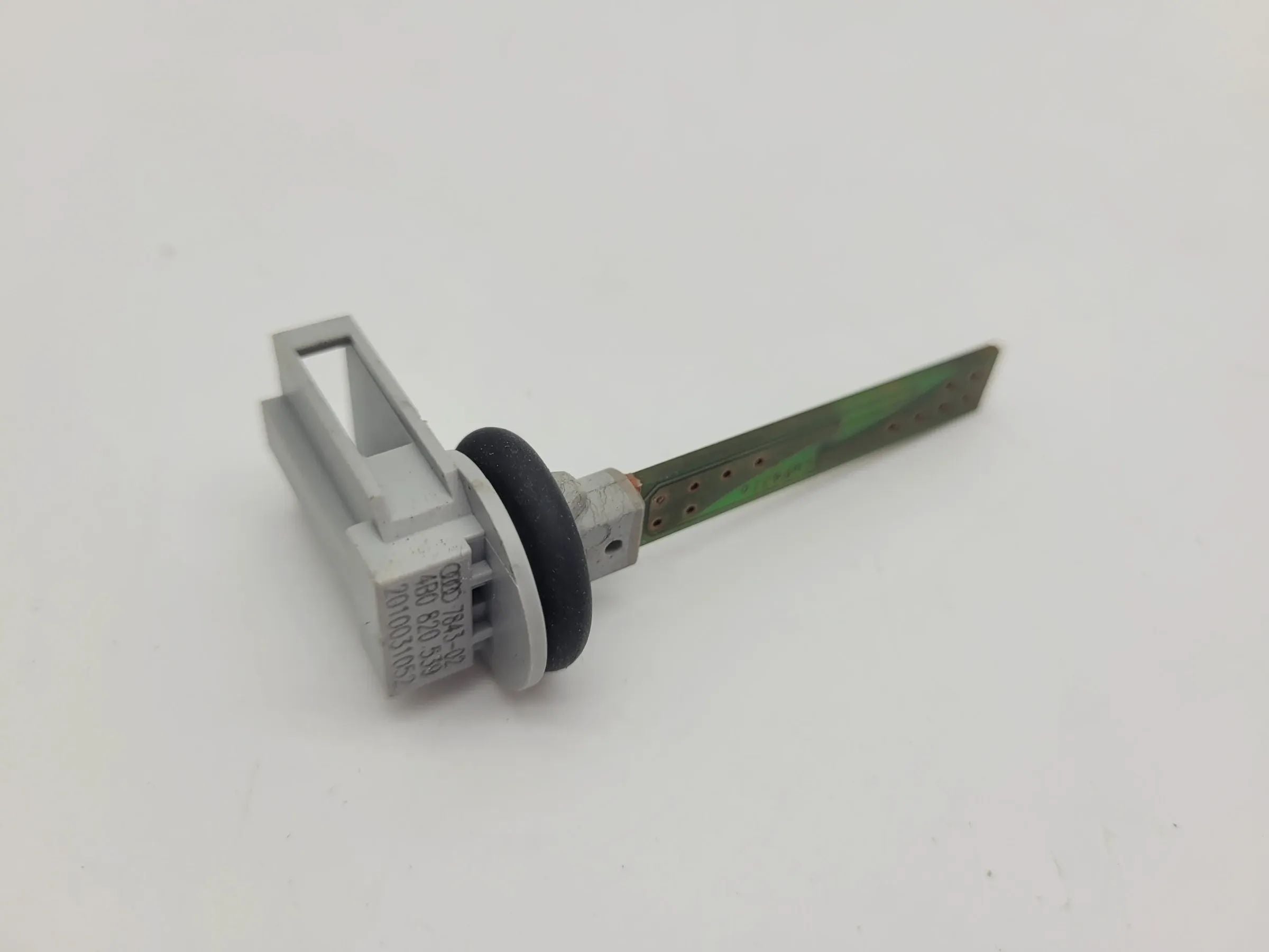 Original Audi A4 (8E/B6/B7) Temperatur Fühler Sensor 4B0820539