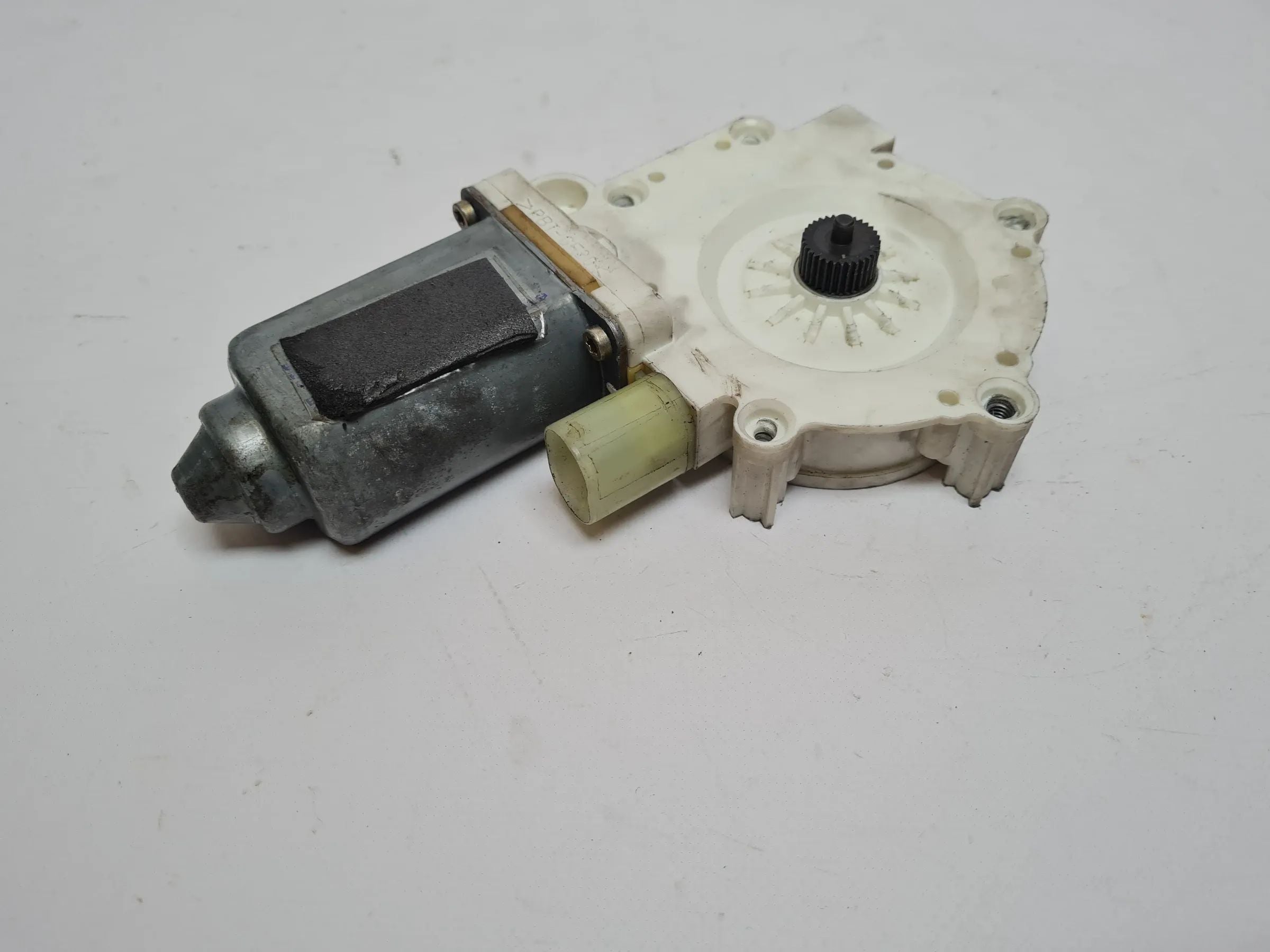 Original BMW 5er Touring E39 Fensterhebermotor Rechts Hinten 67.62-836051