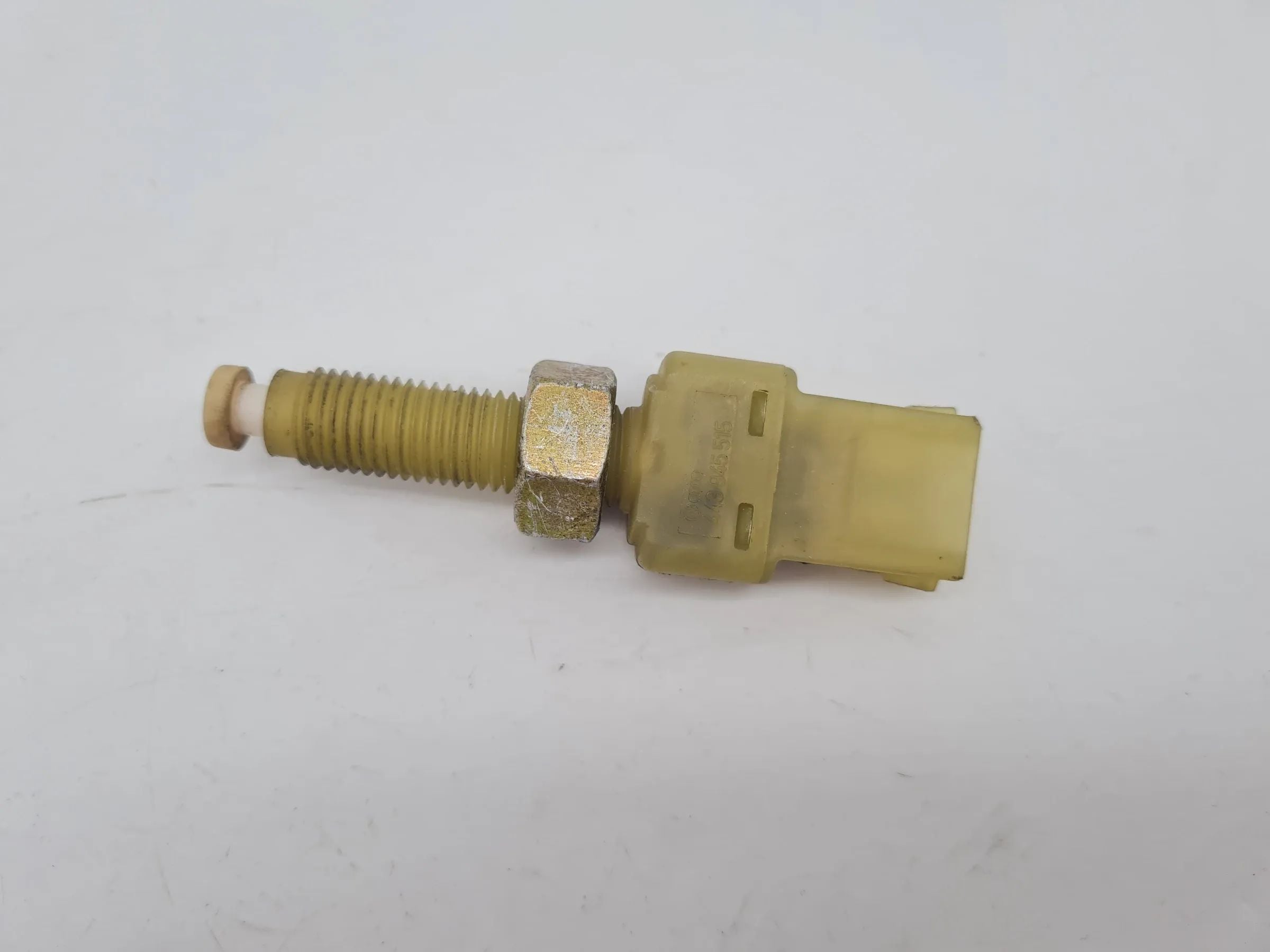 Original Audi A6 (4B2/4B4) Bremslichtschalter 443945515