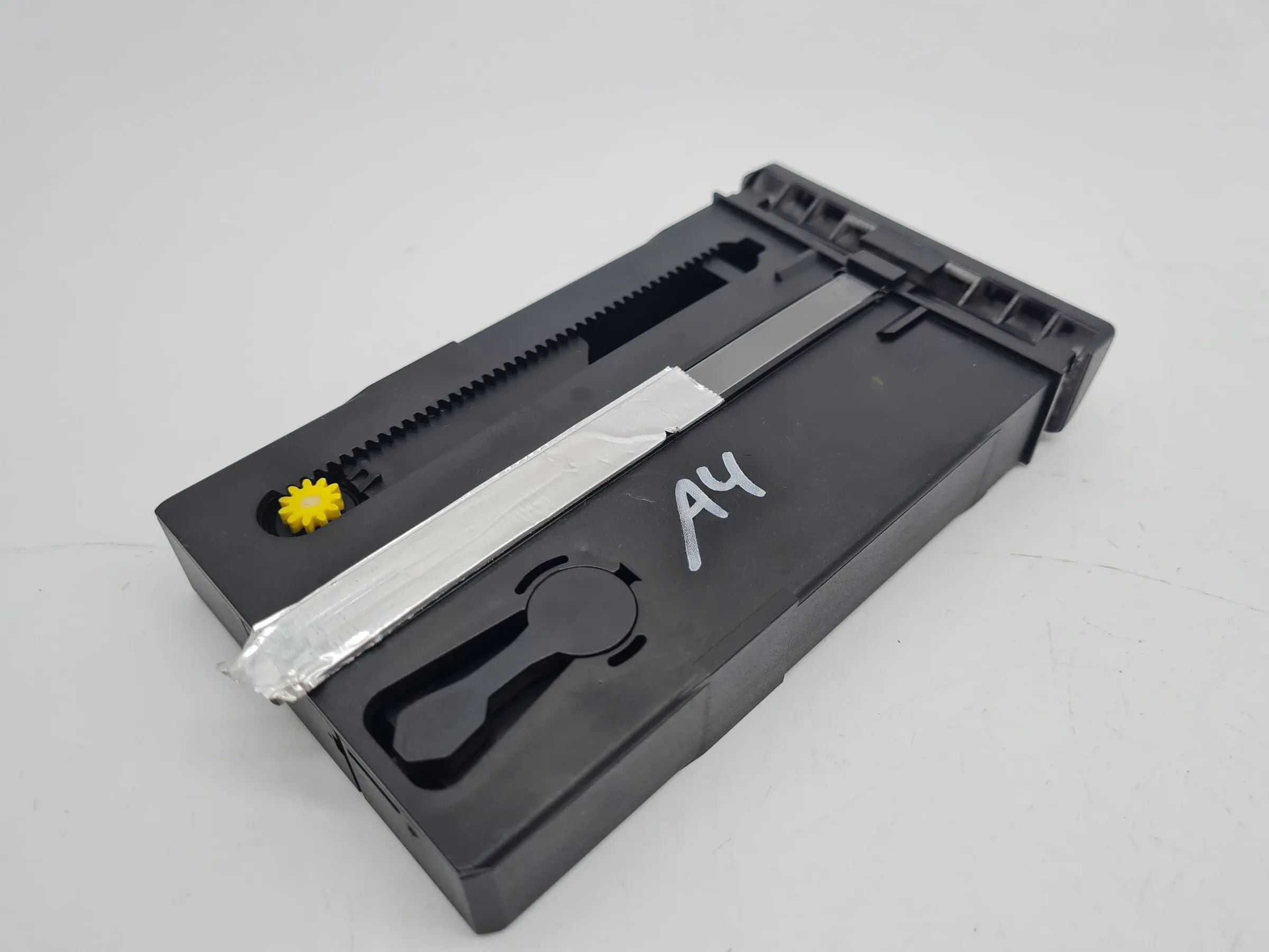 Original Audi A6 (4B2/4B4) Becherhalter Dosenhalter Getränkehalter 4B0862534A