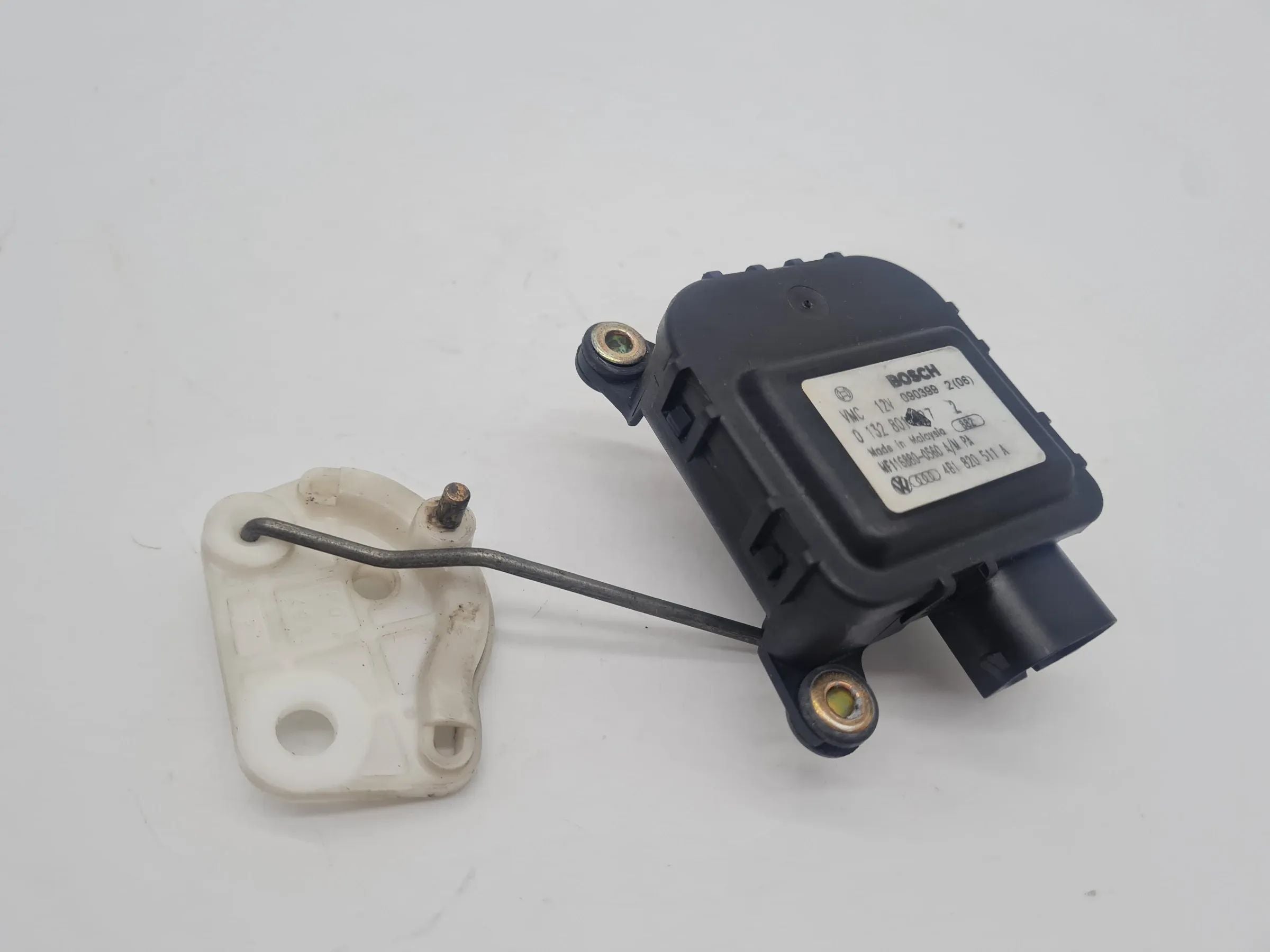Original Audi A6 (4B2/4B4) Stellmotor Temperaturregelklappe 0132801127