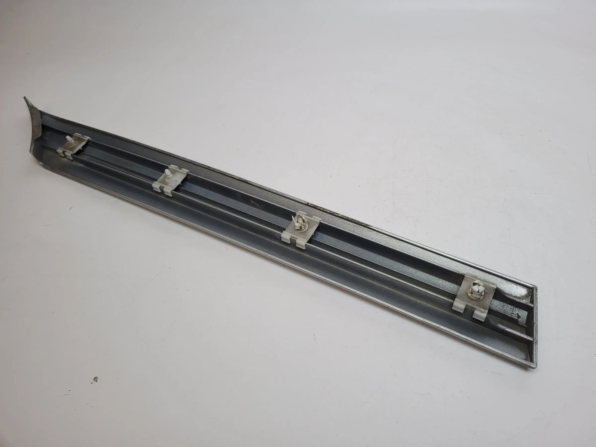 Original Mercedes-Benz C-Klasse (W203) Zierleiste Links, Hinten A2036900762