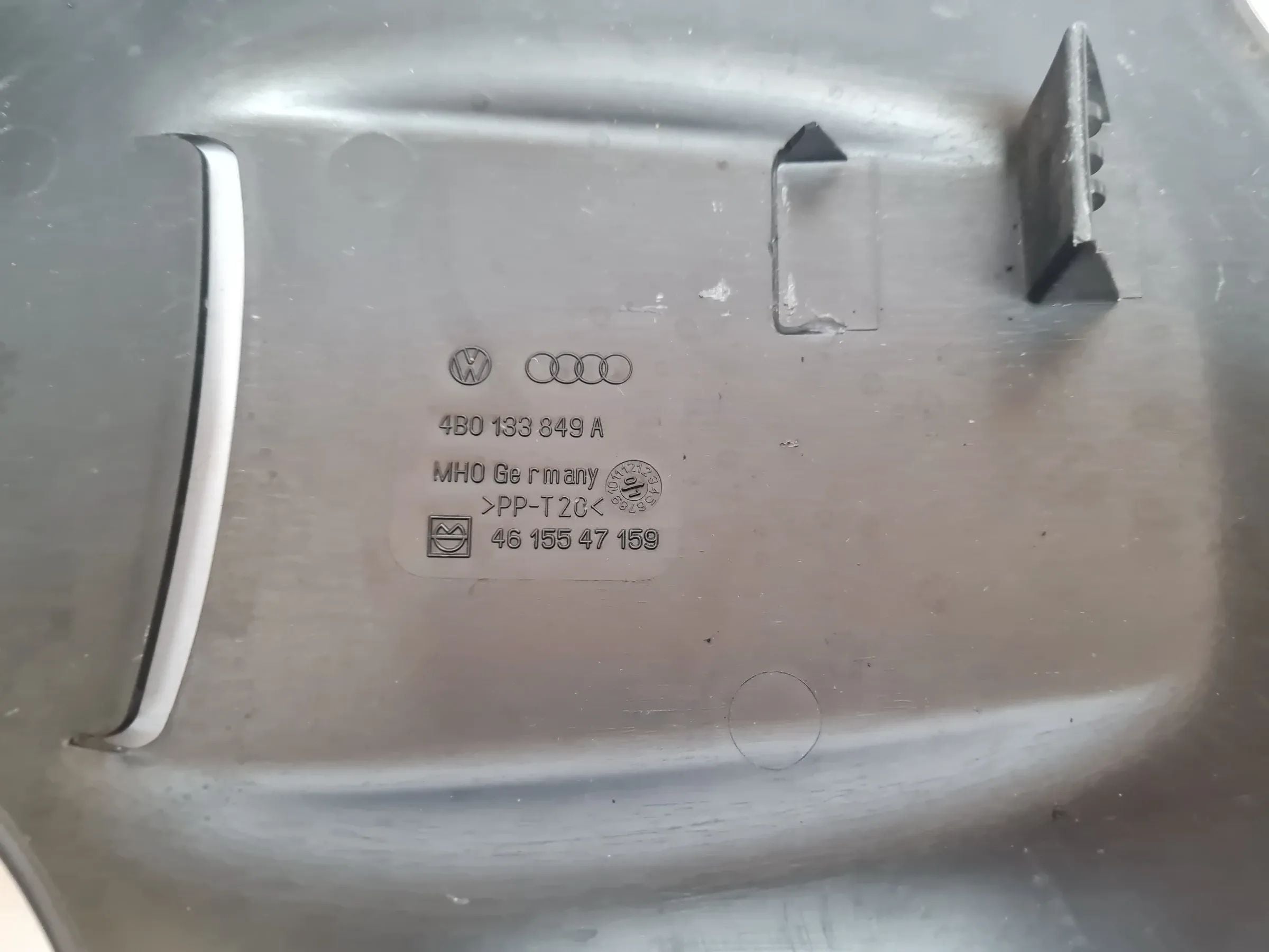 Original Audi A6 (4B2/4B4) Abdeckung Luftfilterkasten 4B0133849A