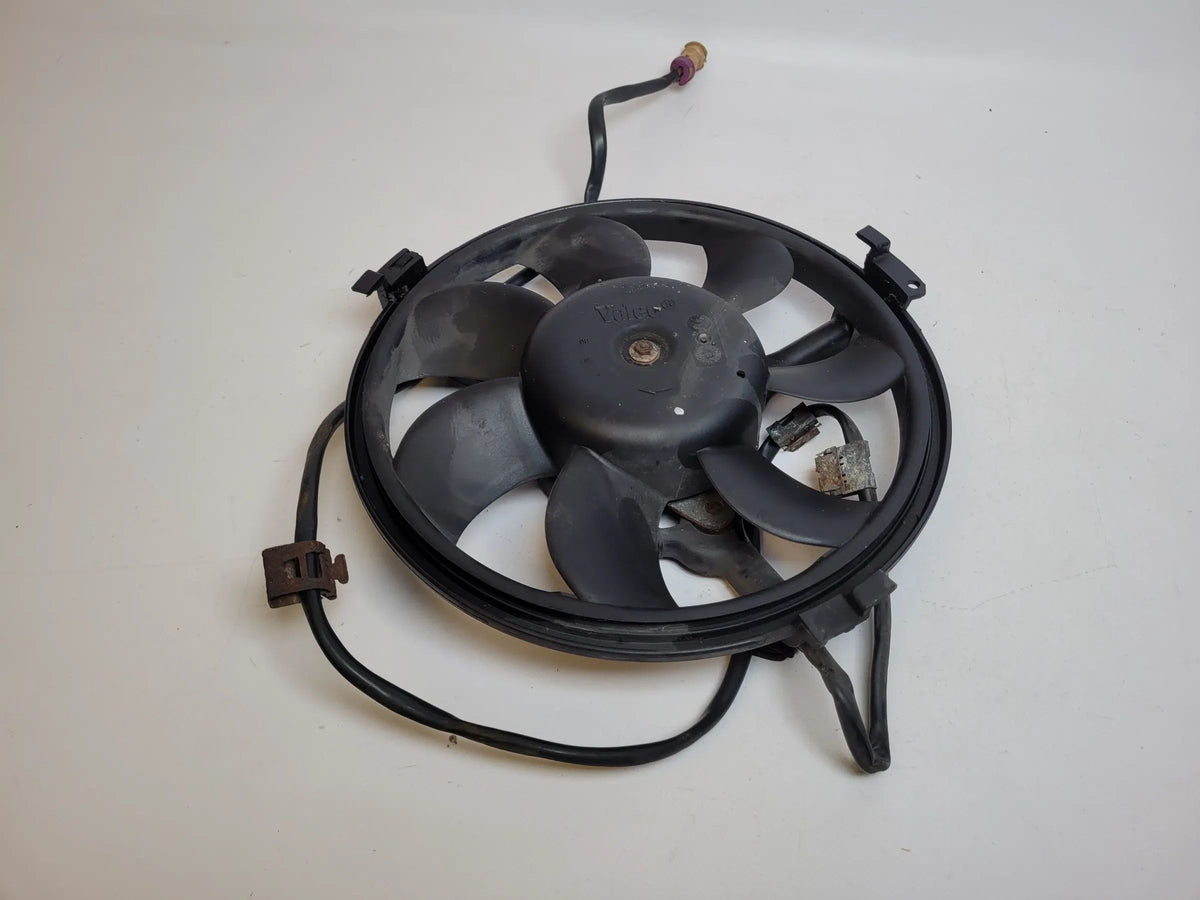 Original Audi A6 (4B2/4B4) Kühlerlüfter Motor Kühler Valeo 849354