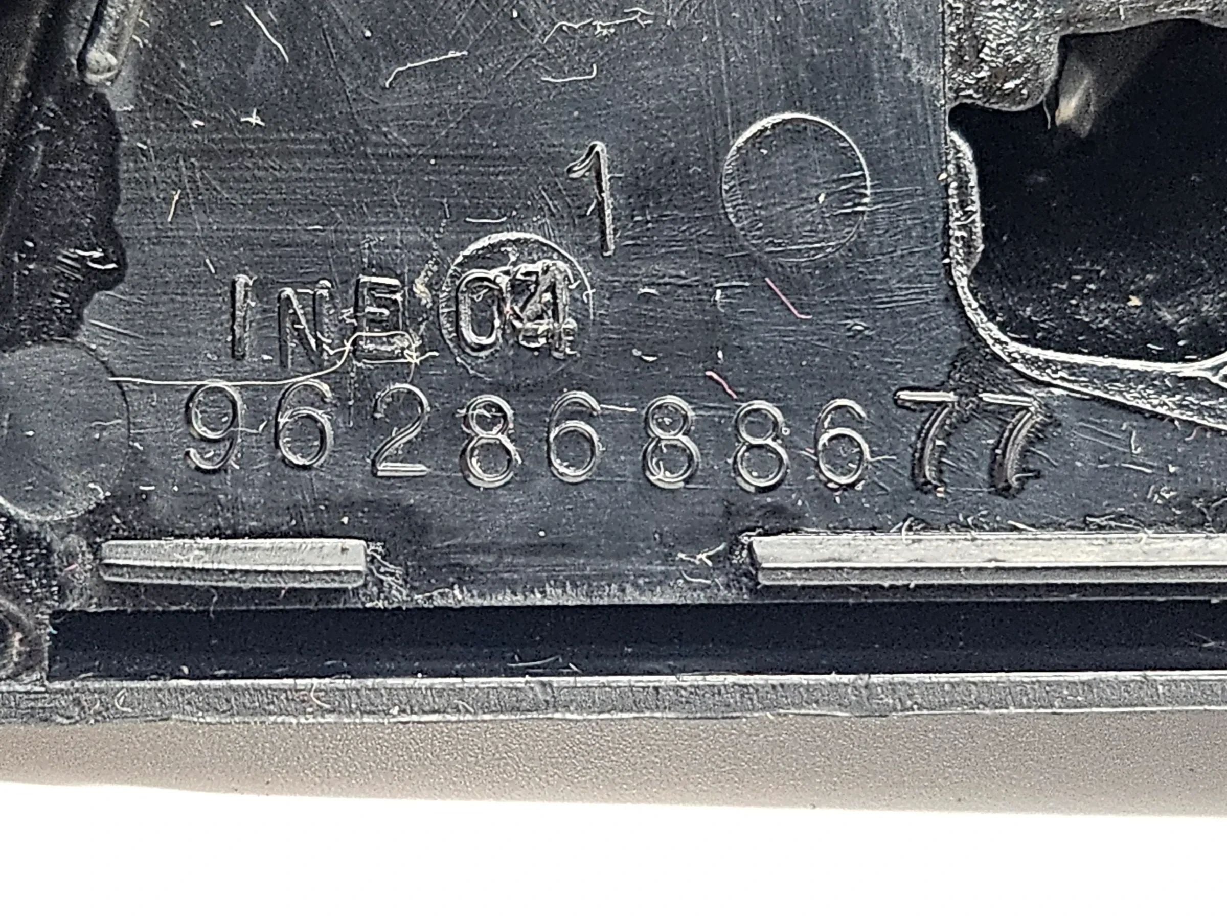 Original Peugeot 206 CC Verkleidung Abdeckung Kühlergrill  Emblem 9628688677