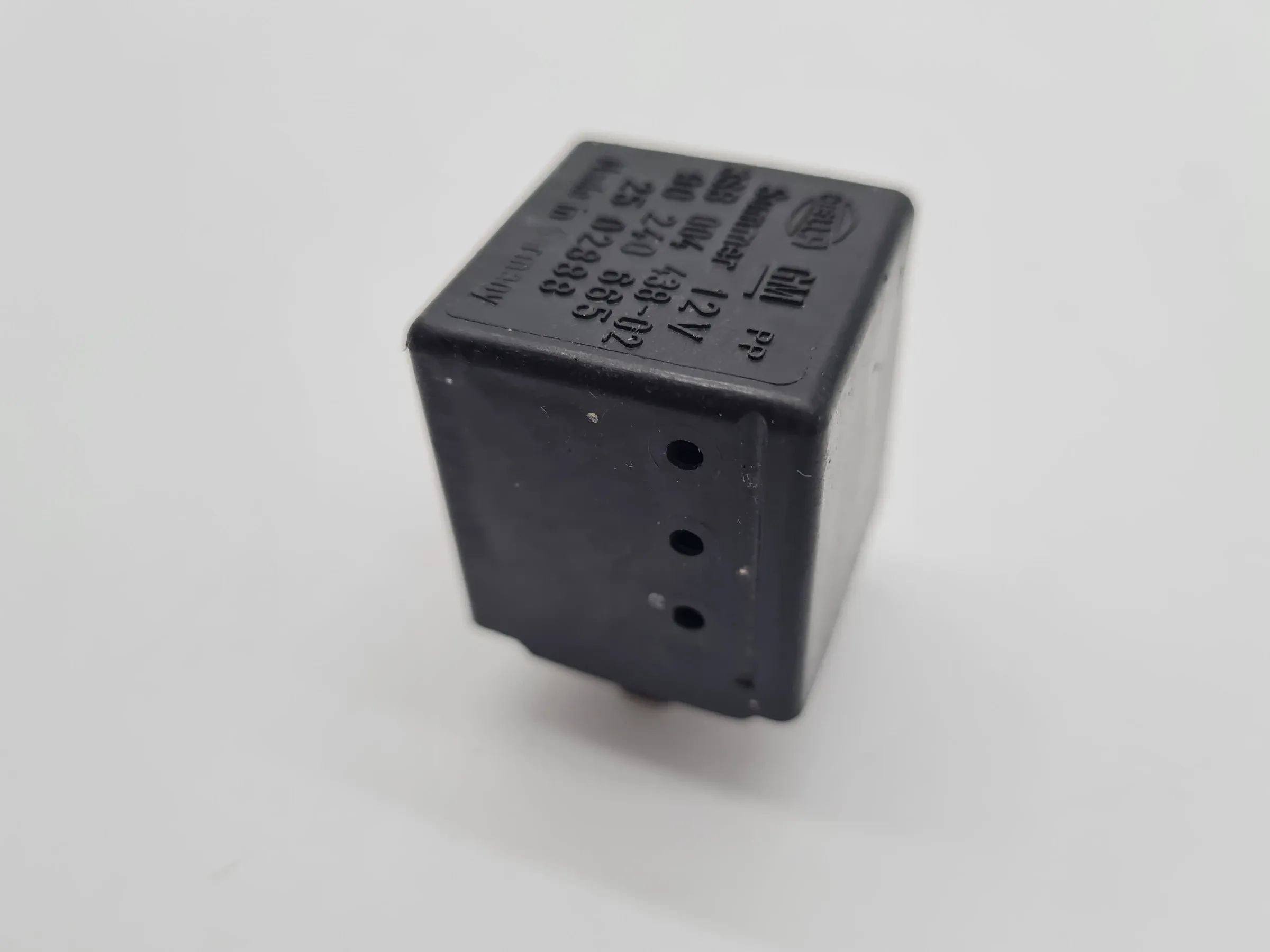 Original Opel Corsa B / Astra F Relais / Signalgeber 2502888 / 90240665