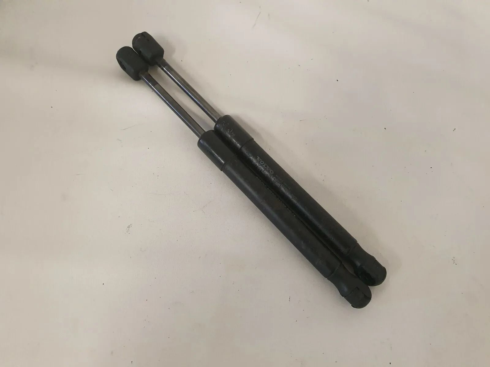 อะไหล่แท้ ชุดโช้กอัพไฮดรอลิกฝาท้าย Volvo S60 00-04 Lim 30716057