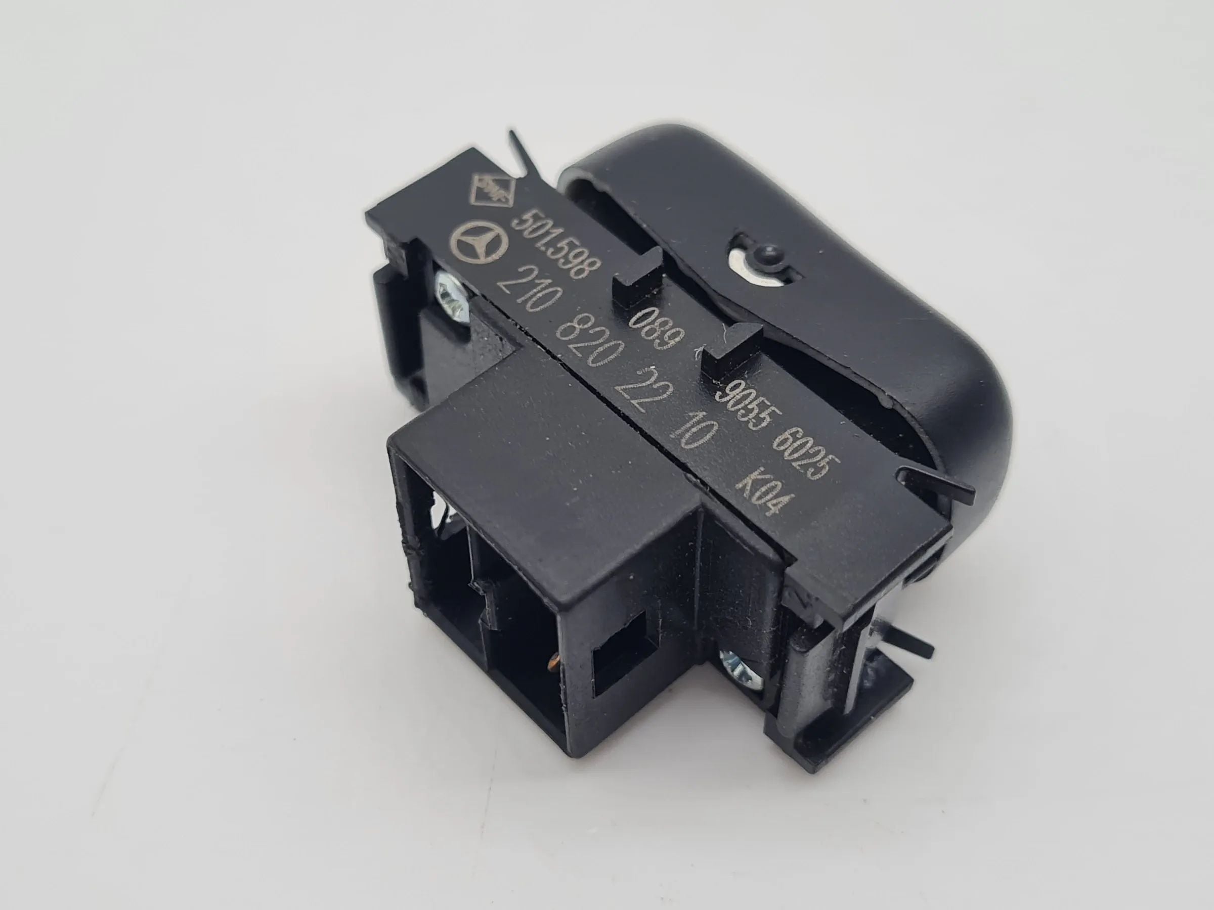 Mercedes C-Klasse (W210) Schalter Scheinwerferreinigung A2108202210