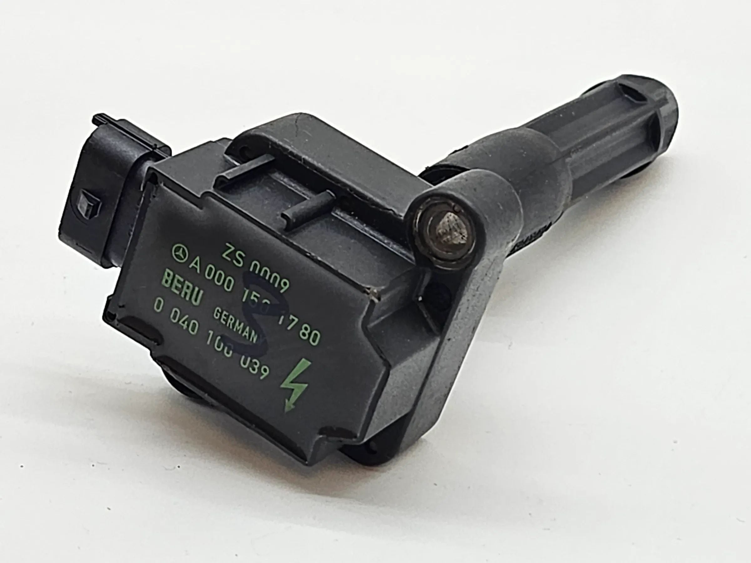 Orig. Mercedes W203 S203 C200 Kompressor C180 Zündspule A0001501780 ,0040100039