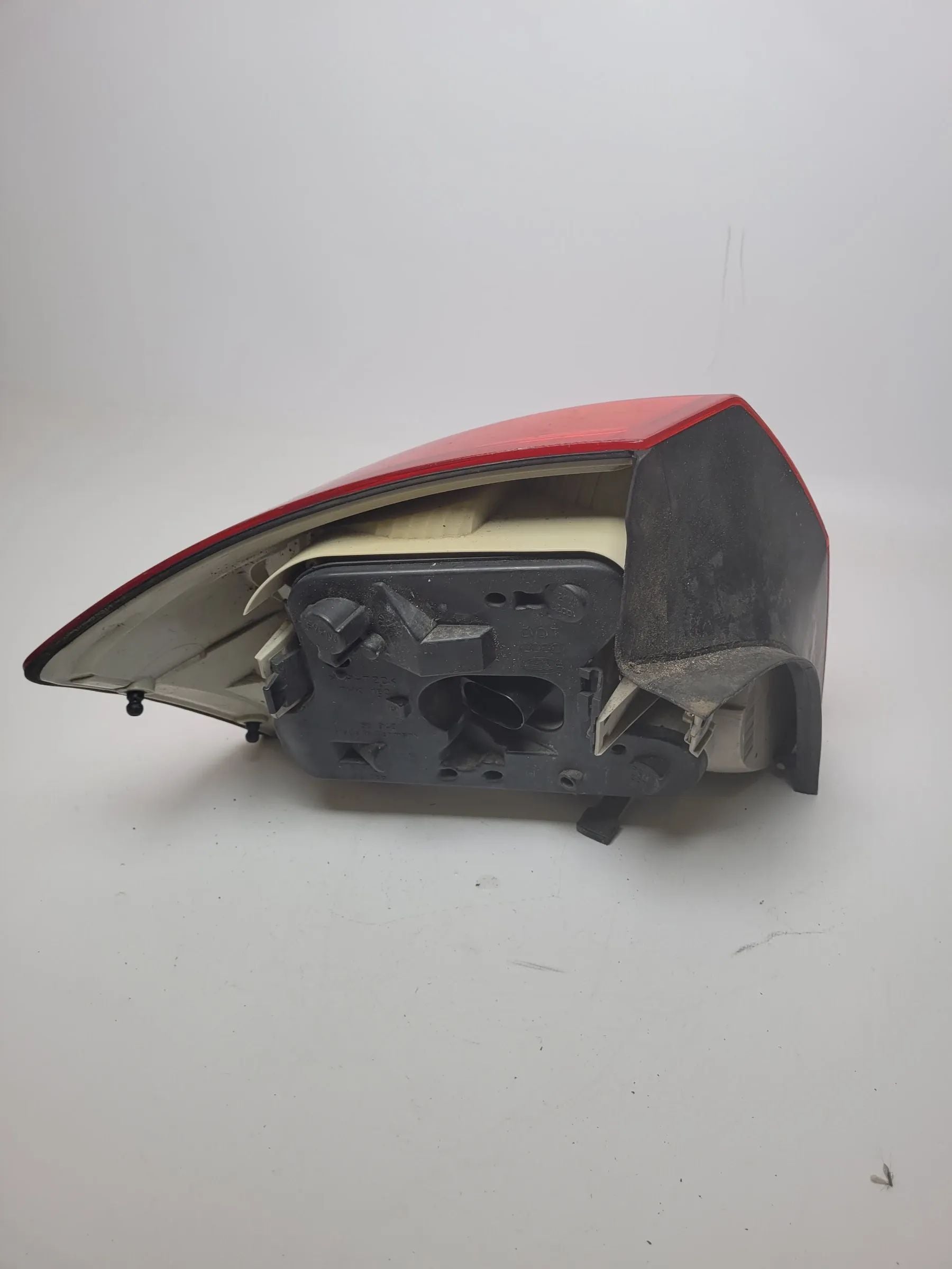 Original Audi A4 (8E2) Rück- & Bremsleuchte Rechts 153948