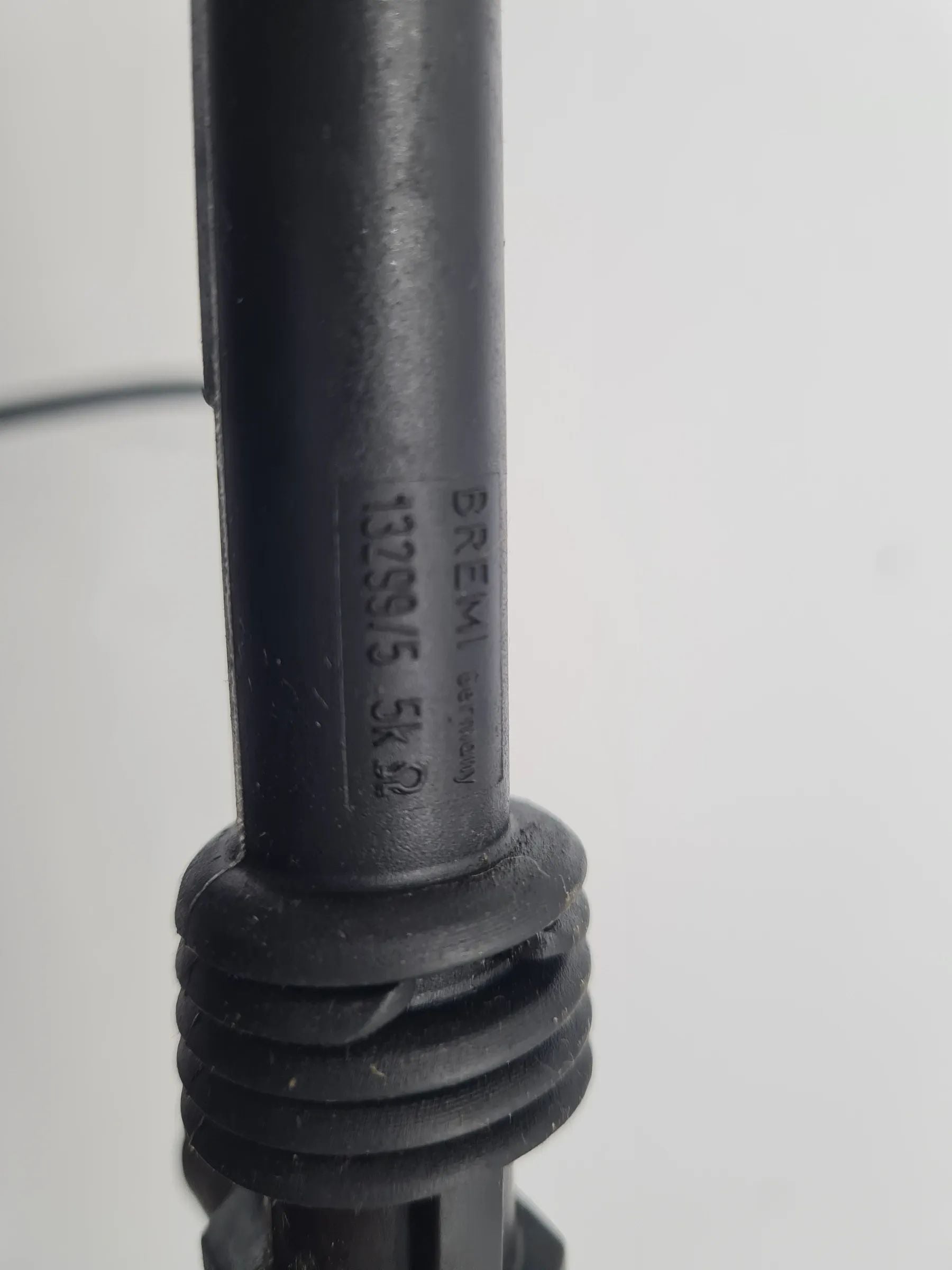 Original Audi A4/A6 VW Passat Zündkabel Zylinder 4 06A035255A / 13299/5