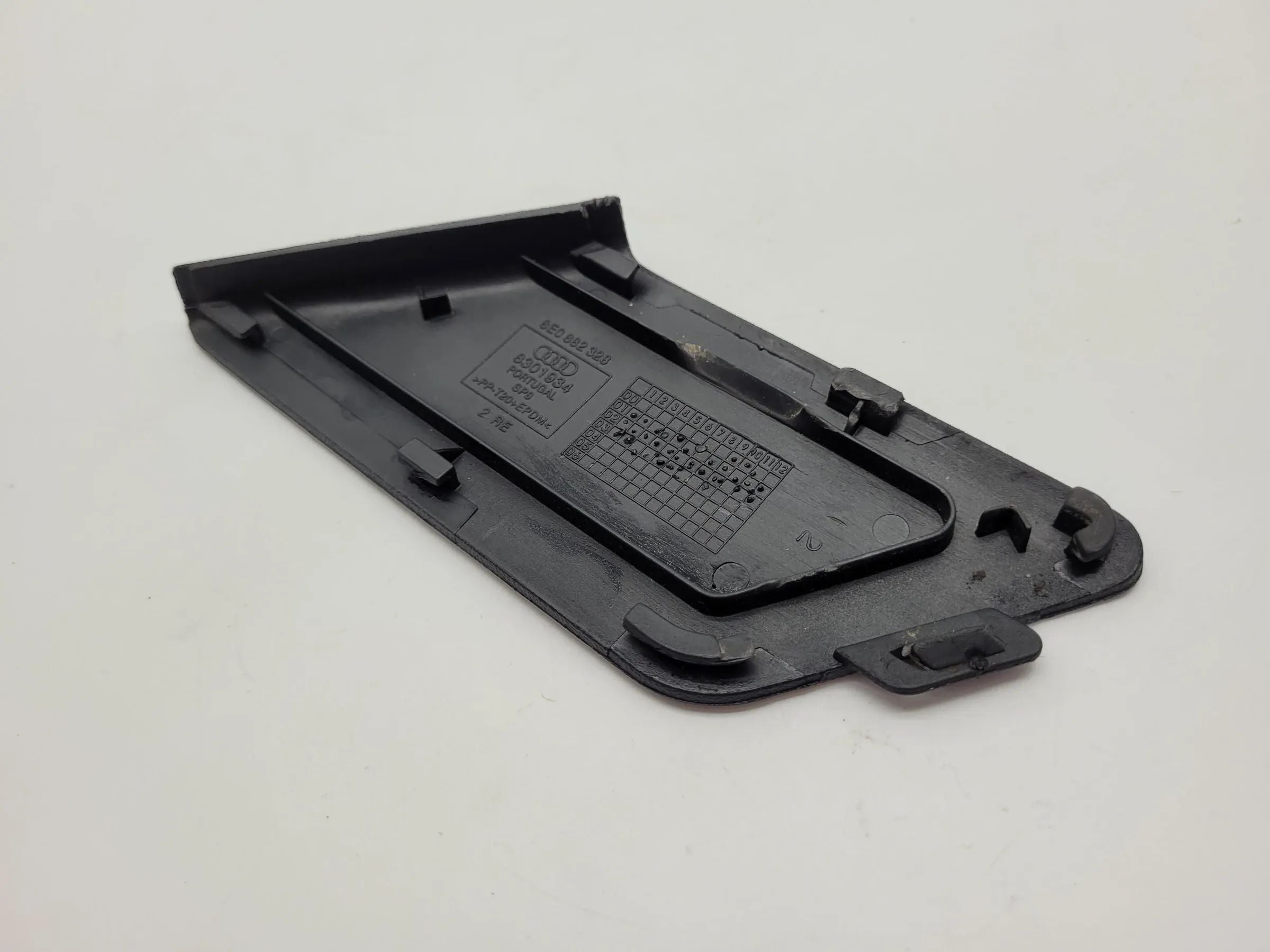 Original Audi A4 (8E/B6/B7) Abdeckung Gurtverkleidung Blende Rechts 8E0882328