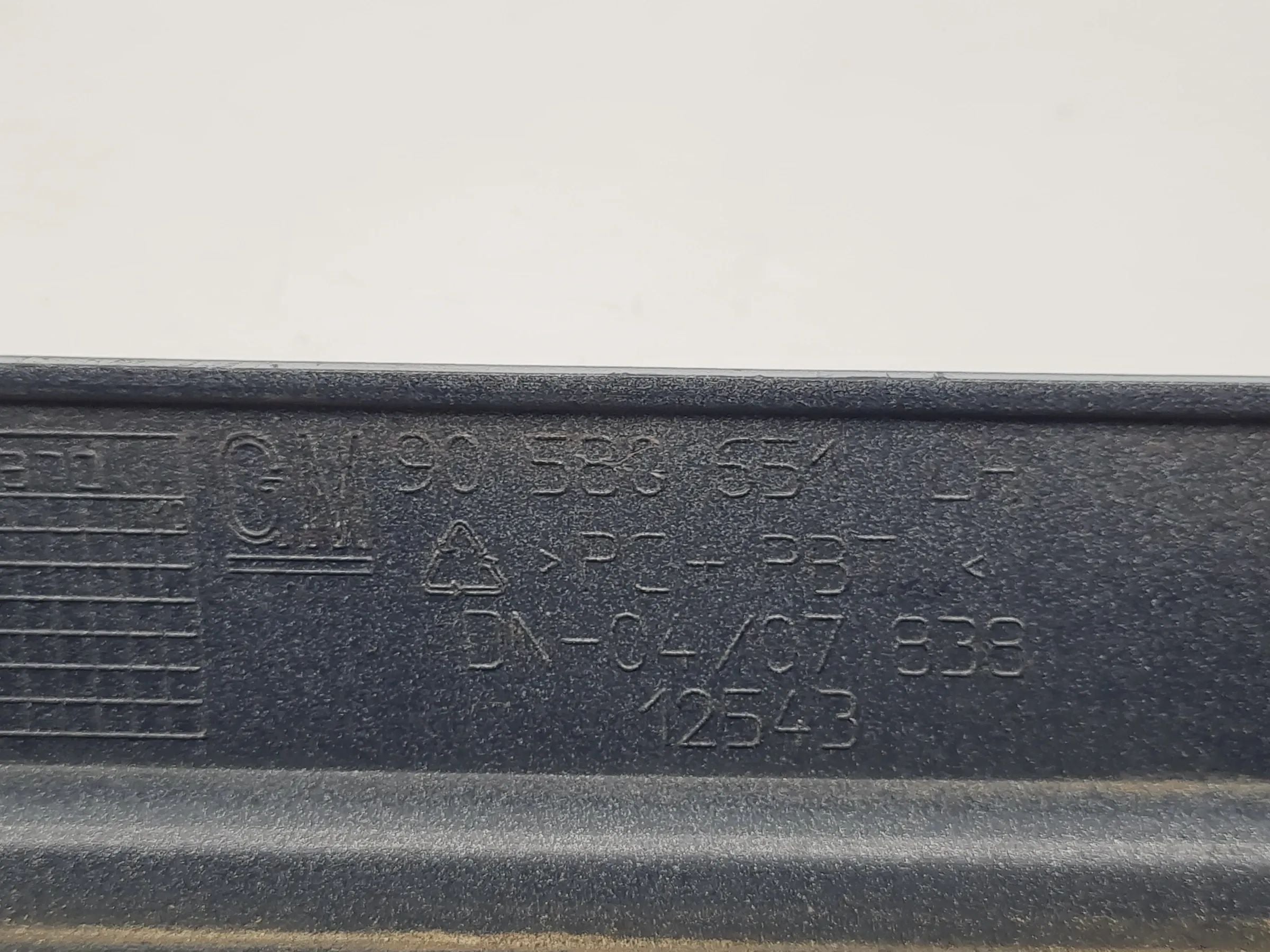 Original Opel Zafira A (T98) Scheinwerfer Blende Links Silber 90580651