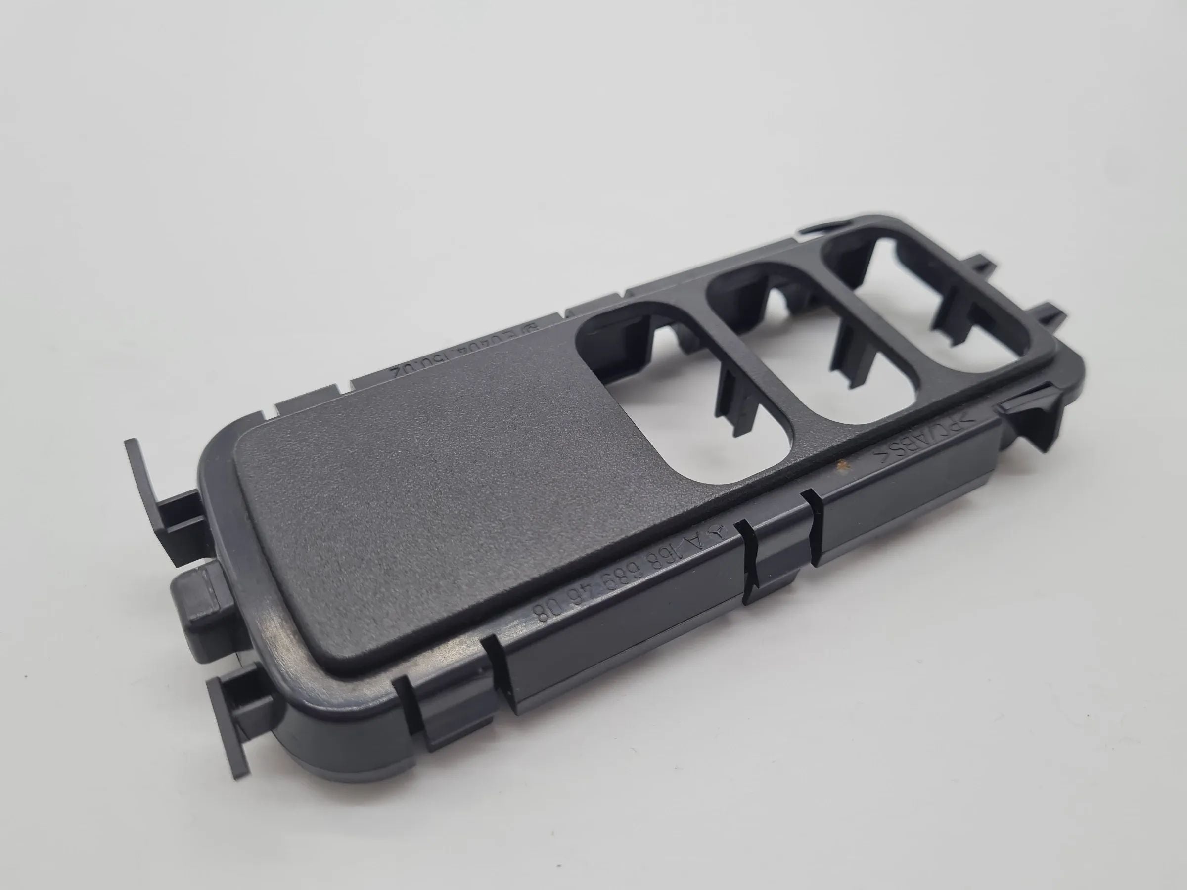 Original Mercedes-Benz A-Klasse (W168) Rahmen Blende Einparkhilfe A1685450191