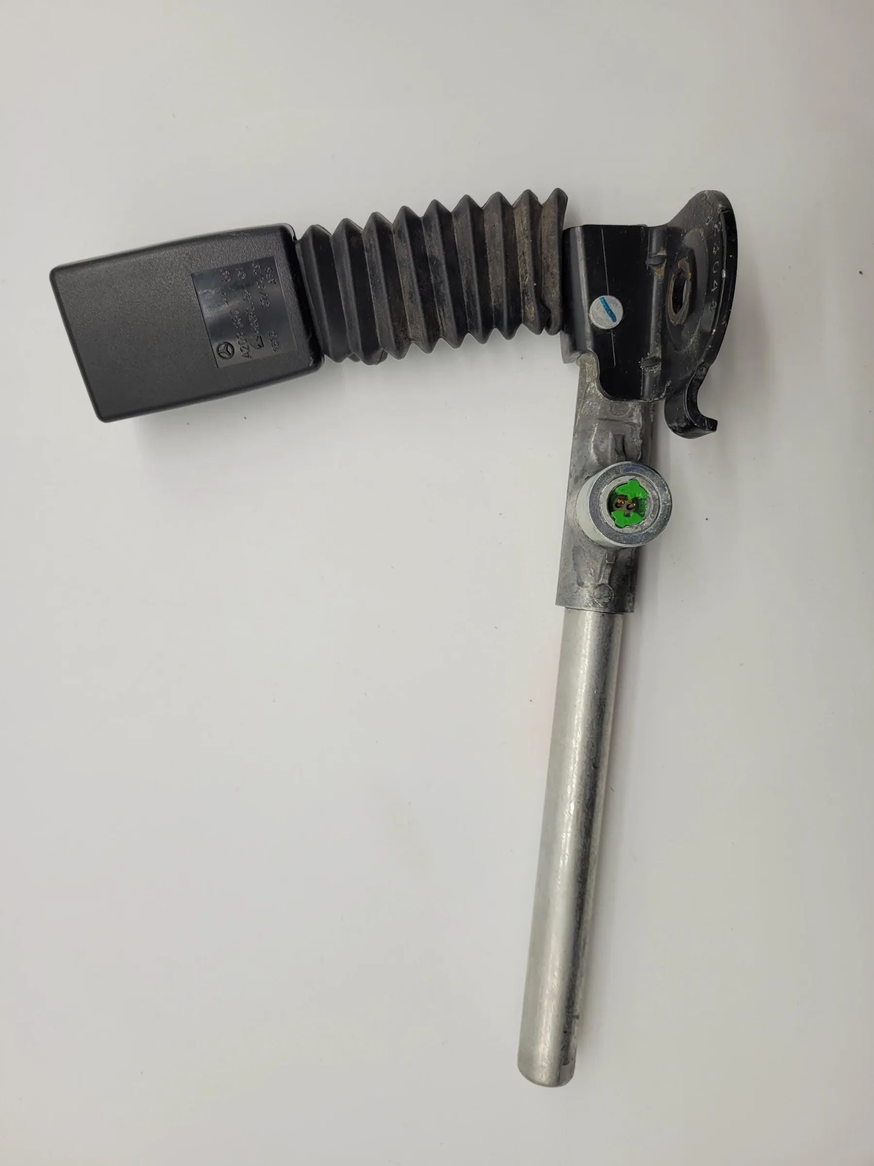 Original Mercedes-Benz C-Klasse Sicherheitsgurt / Gurtschloss Links A2038601769