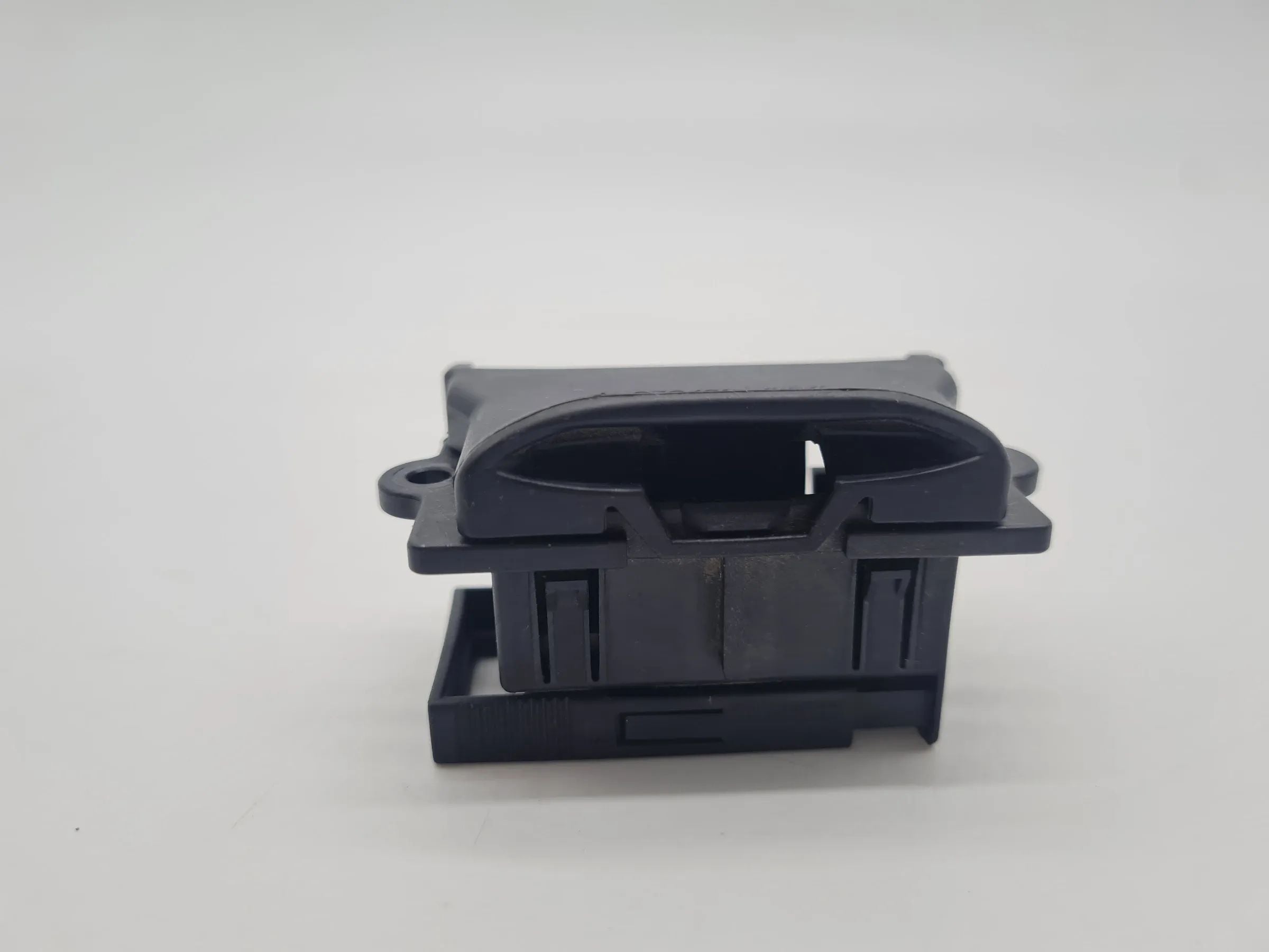 Original Mercedes-Benz C-Klasse OBD Diagnose Steckdose Buchse L A2025402373