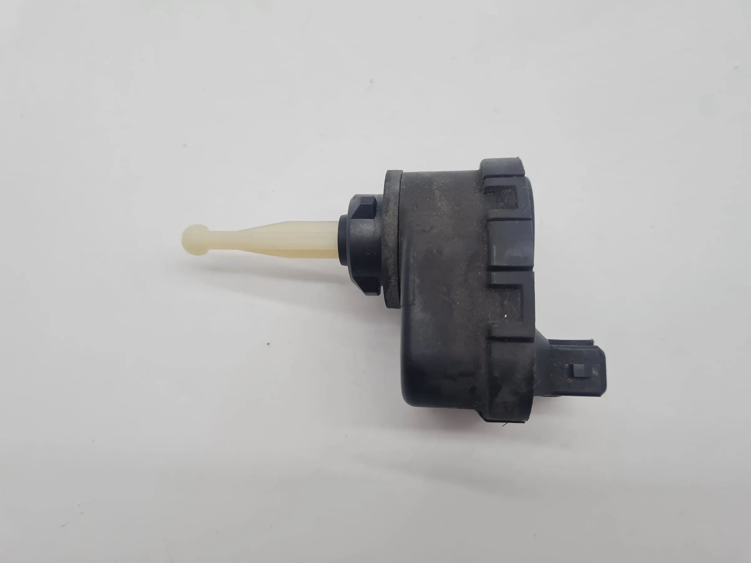 Original Audi A4 (8D2/8D5/B5) Scheinwerfer Stellmotor LWR L/R 4D0941295