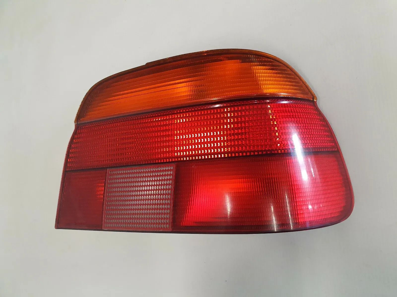 BMW E39 Berlina Fanale Posteriore Destro Lato Passeggero 8358032 K23