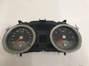 Tacho Kombiinstrument Cockpit Renault Megane2 1,9 DCI  8200364015 Bj.2004  K19