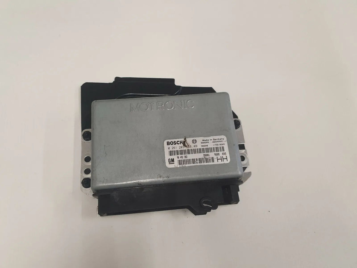 Steuergerät Einspritzung  0261263588 90492382 HH Opel Omega 2,5 V6 V94 Mod.2000