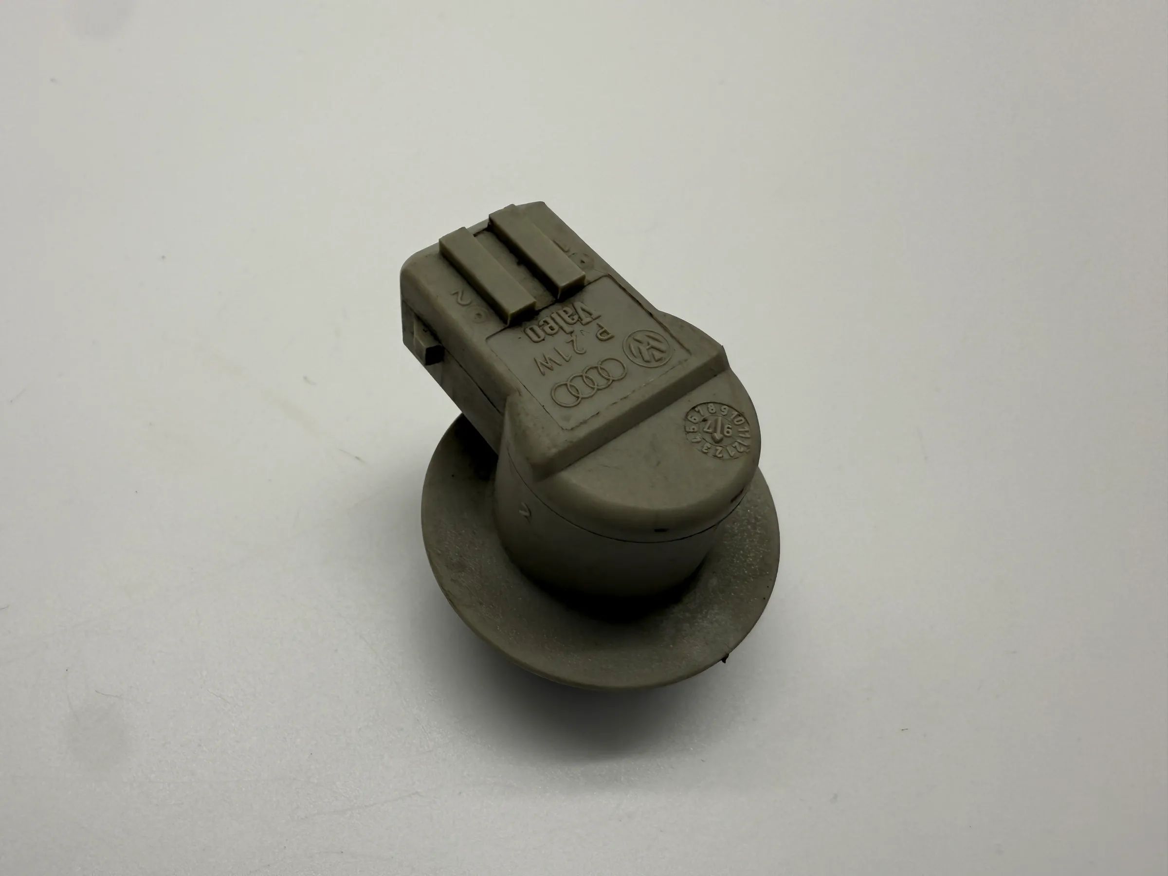 Original Seat Cordoba (6K1/6K2) Blinker Lampenträger Valeo 6K5953050B