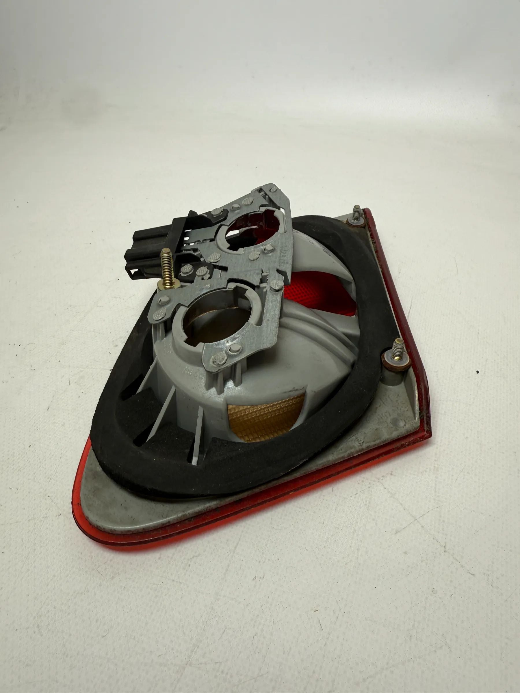 Original Mercedes E-Klasse (W210) Rückleuchte Links Hinten A2108200964