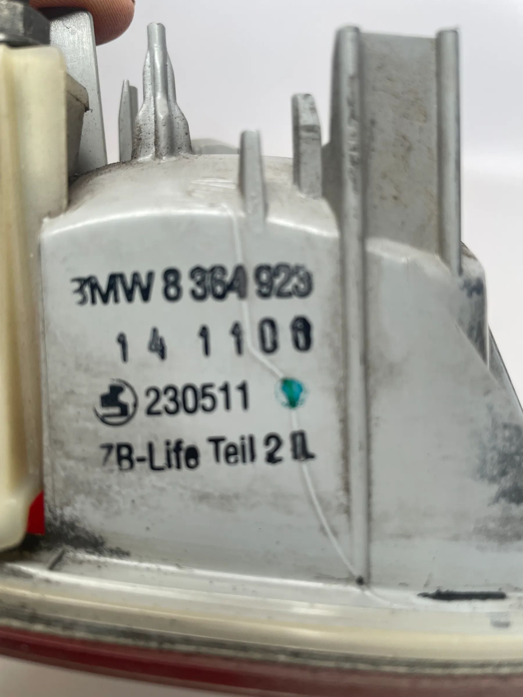 BMW 3er Limousine (E46) Rückleuchte Links Hinten 8364923