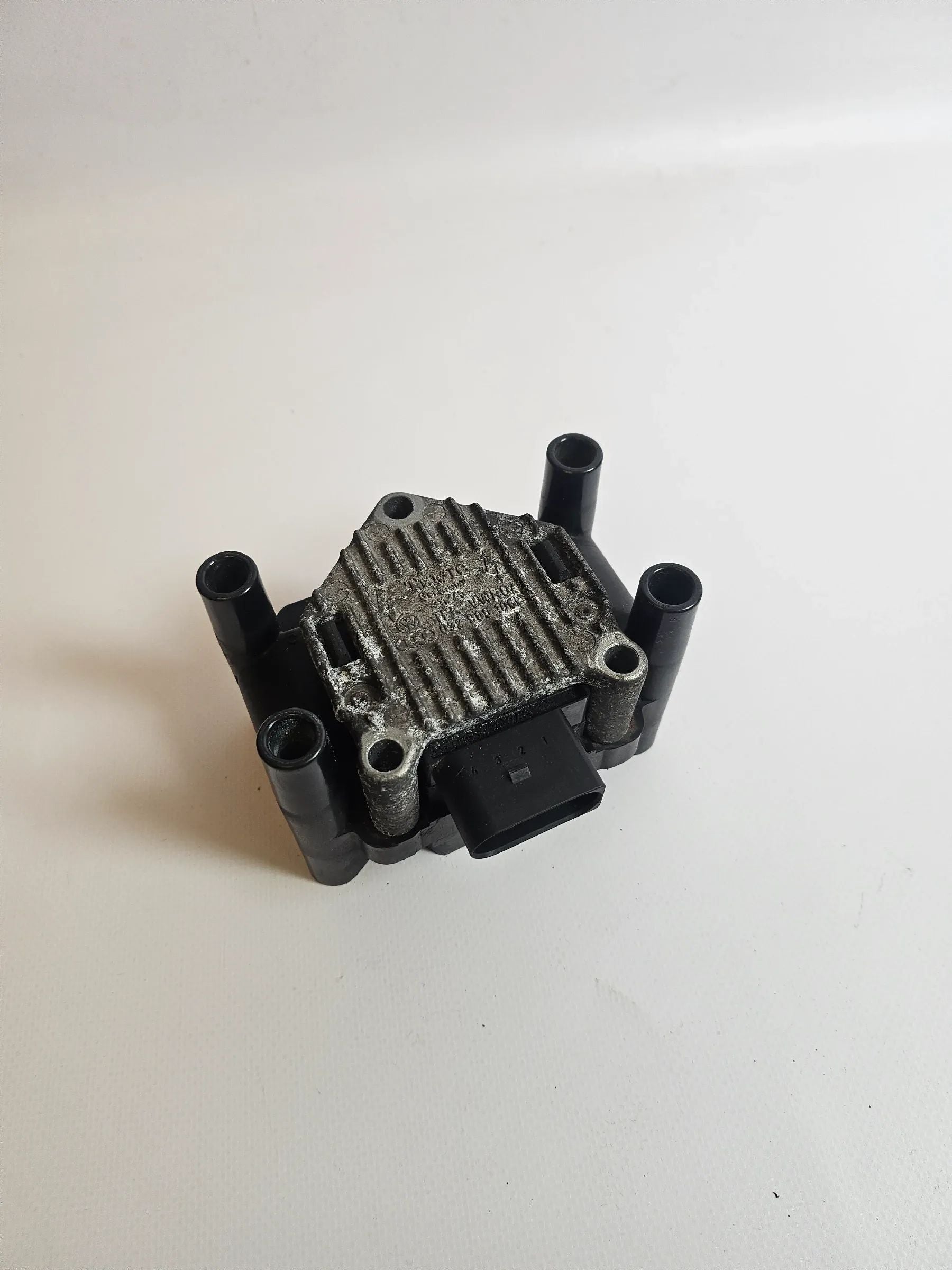 อะไหล่แท้ VW Polo IV (9N) 1.4 55kW ขดลวดจานจ่าย 032906106B