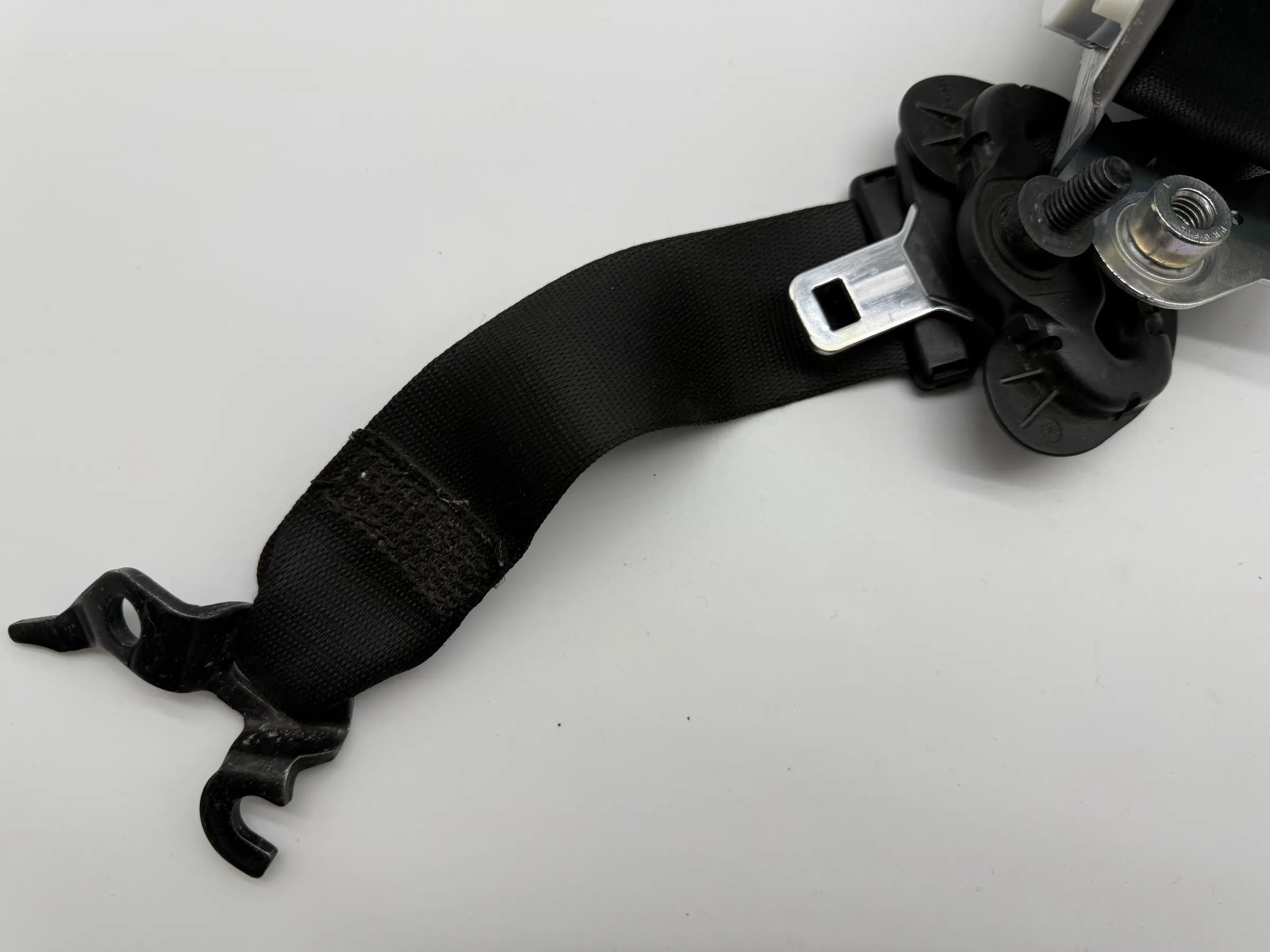 Orijinal BMW 116i (E81,E87,E90/E91) Ön Sol Emniyet Kemeri 330598483