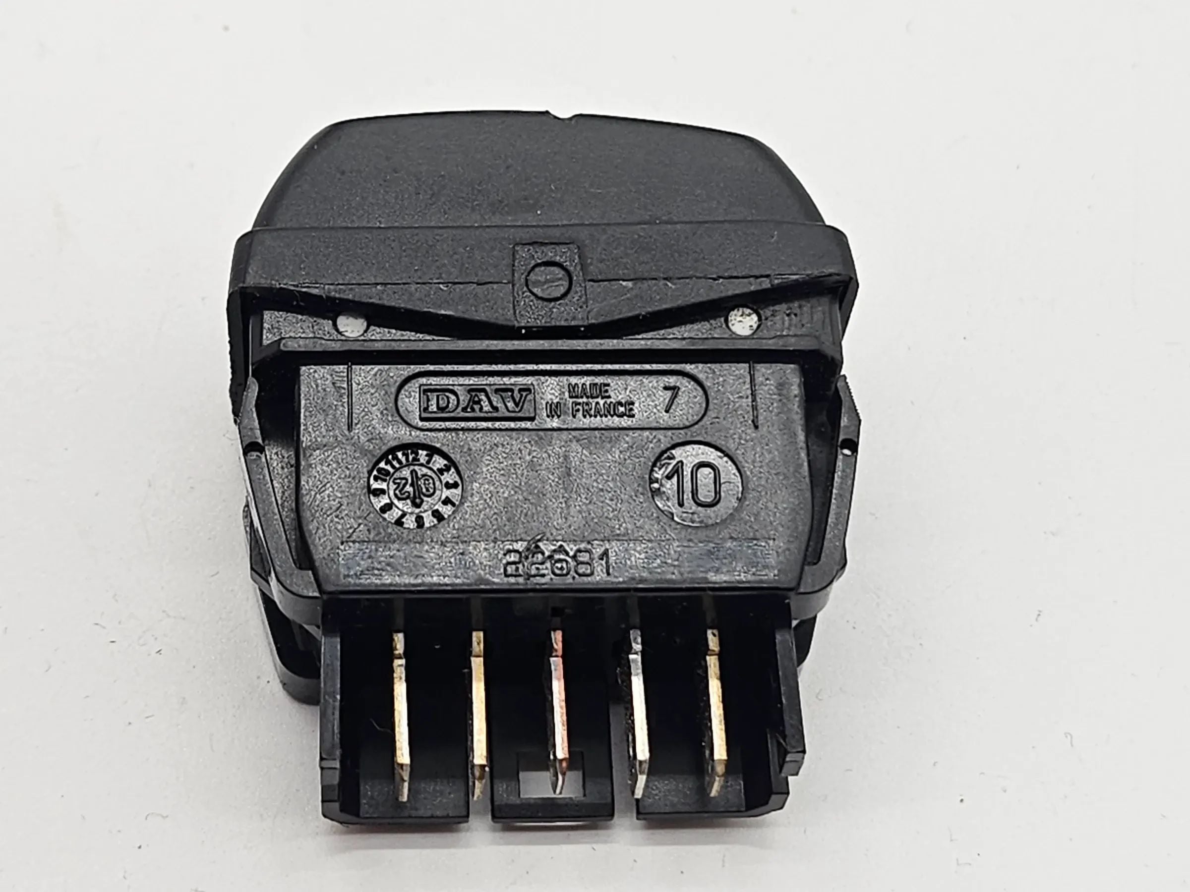 असली Citroen Xsara Picasso विंडो लिफ्टर स्विच मिडल कंसोल 22681