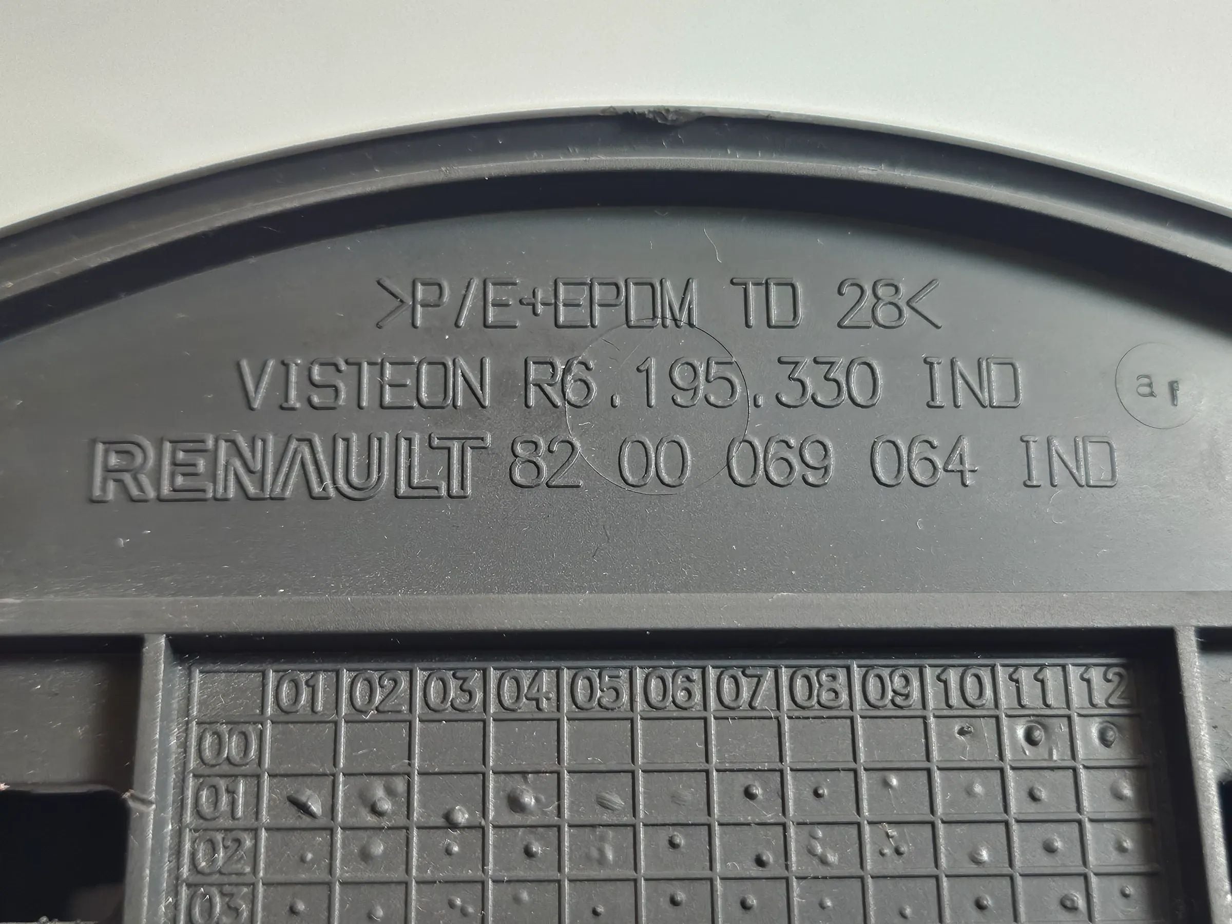 Renault Clio 2 Display BC Verkleidung Bordcomputer Ablage Verkleidung 8200069064