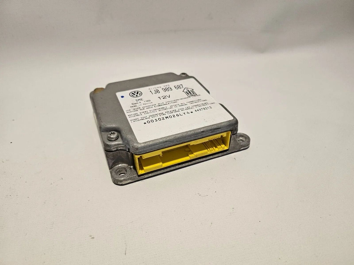 Original VW Golf 4 Bora Passat 3B airbag control unit SME5wk4199 