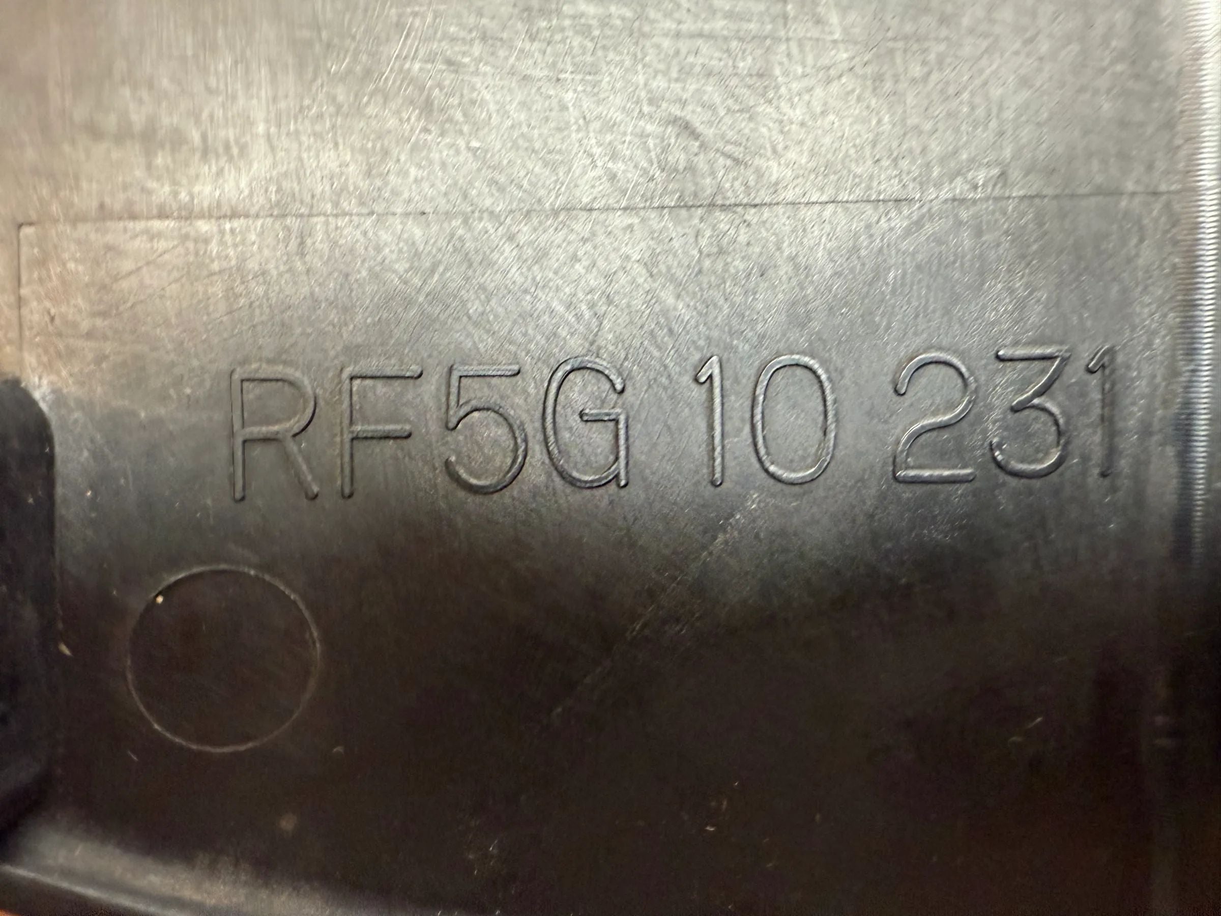 Oryginalna osłona silnika Mazda MPV 2.0 CD RF5G10231