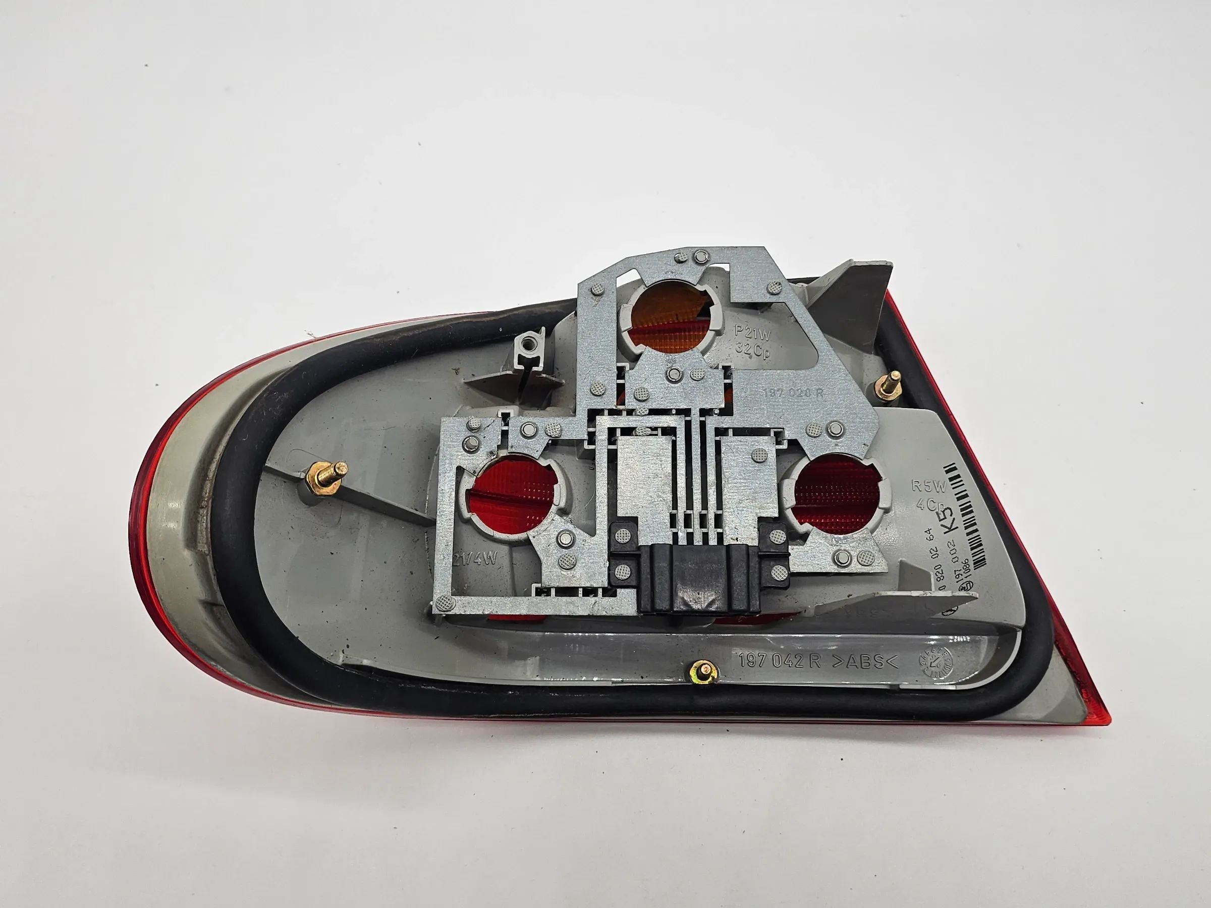 อะไหล่แท้ Mercedes-Benz E 200 210 ไฟท้ายขวาด้านนอก หมายเลข A2108200264