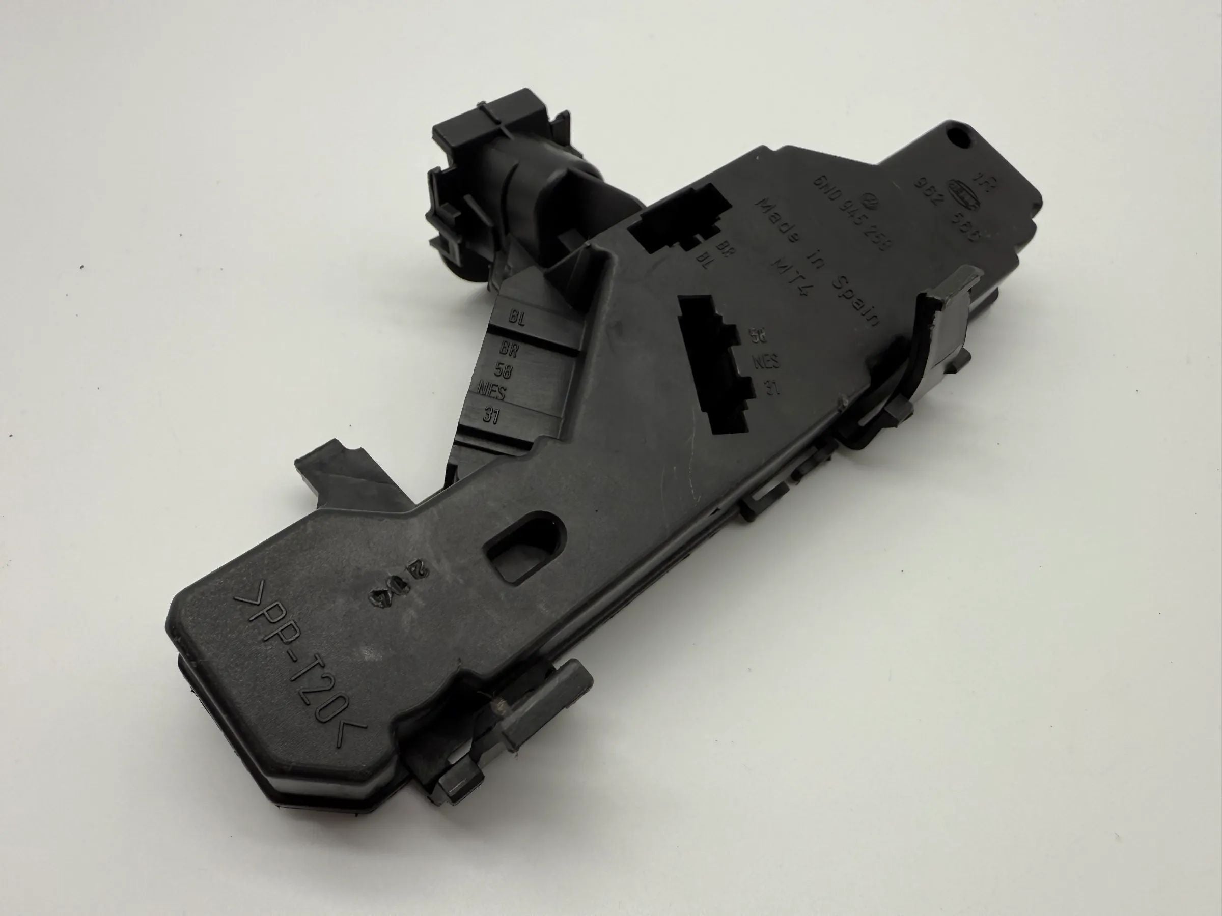 อะไหล่แท้ VW Polo 6N/6KV 6N0 945 258 ขายึดไฟท้ายขวา